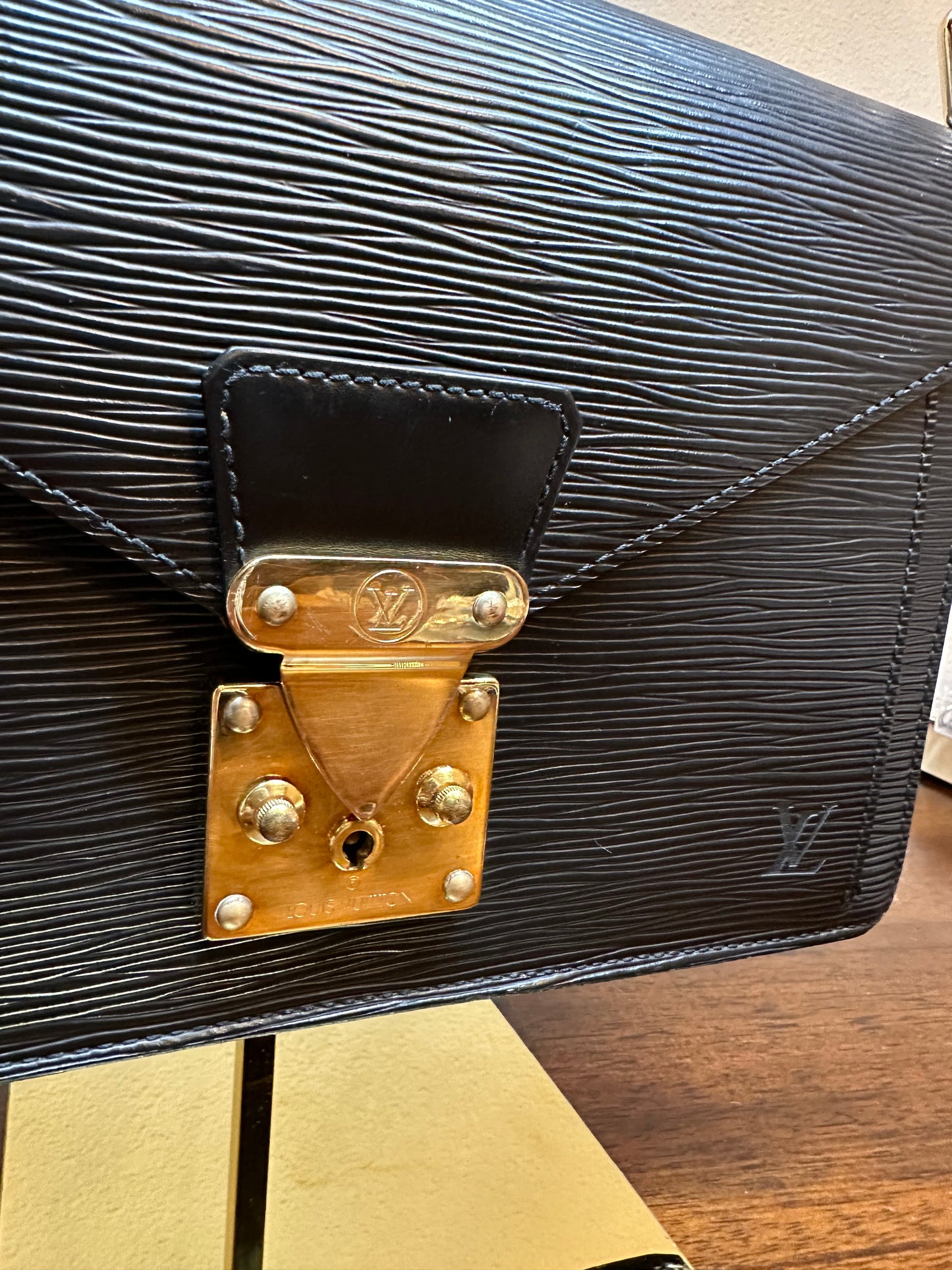 Louis Vuitton Epi clutch-Vintage