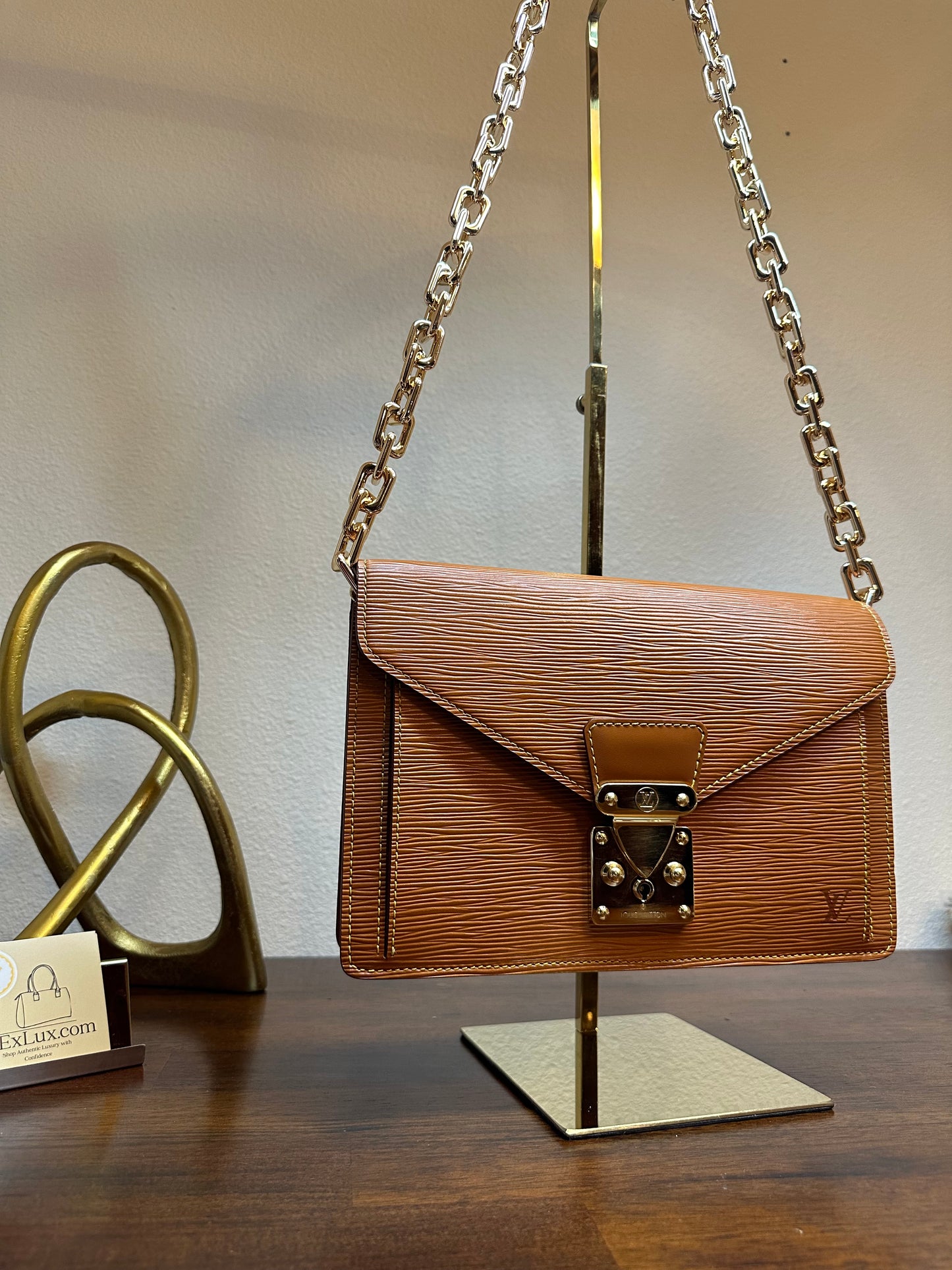 Vintage Louis Vuitton Epi clutch/ purse