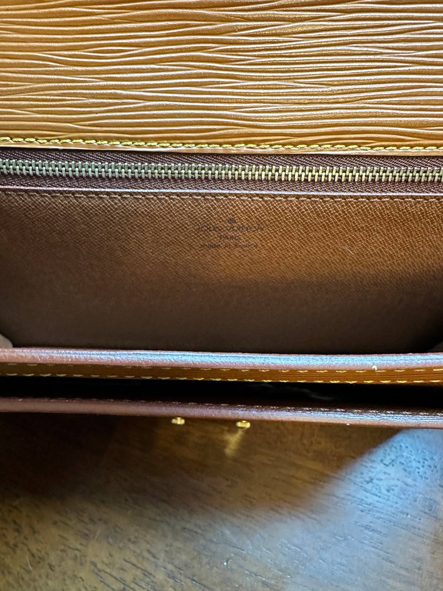 Vintage Louis Vuitton Epi clutch/ purse