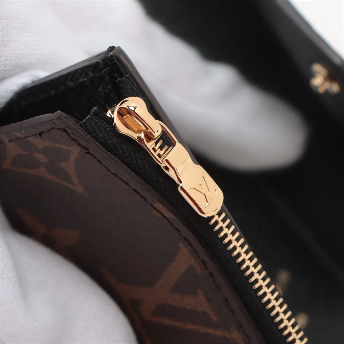 Available Louis Vuitton Giant Monogram Reverse Portefeuille Zoé PRE-ORDER