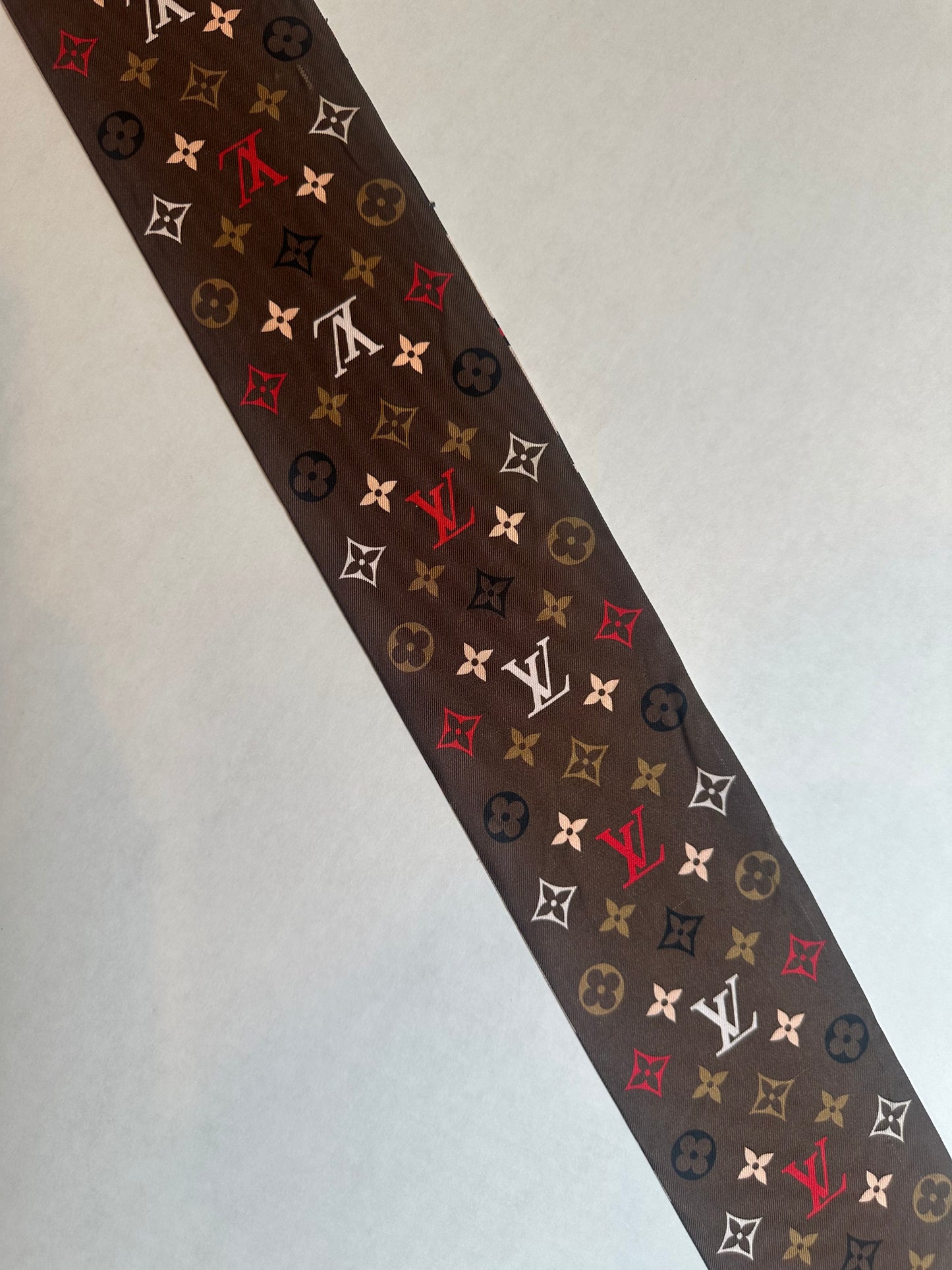 LOUIS VUITTON Silk Monogram Skyline Bandeau Marron