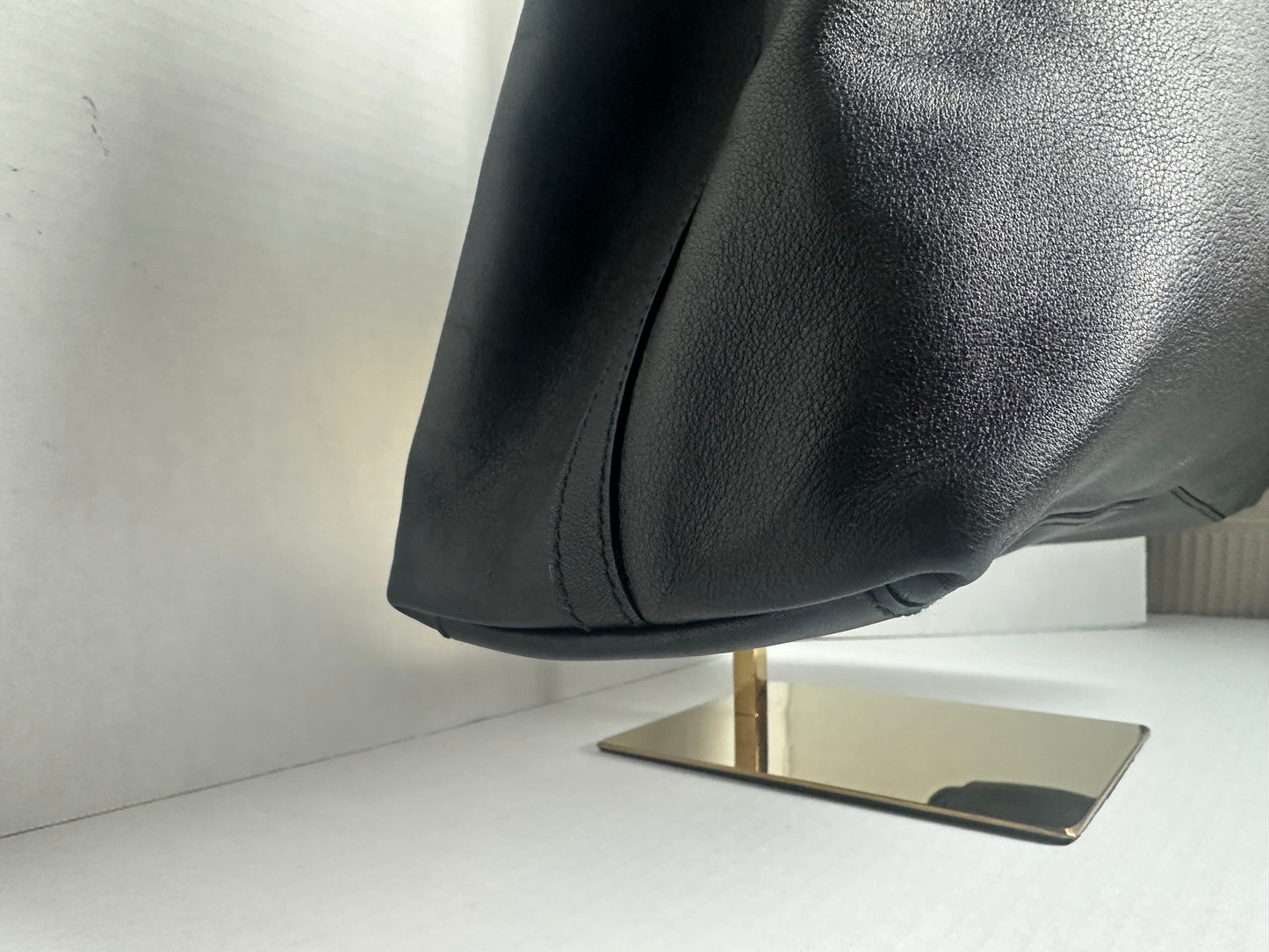 Gucci black leather shoulder bag