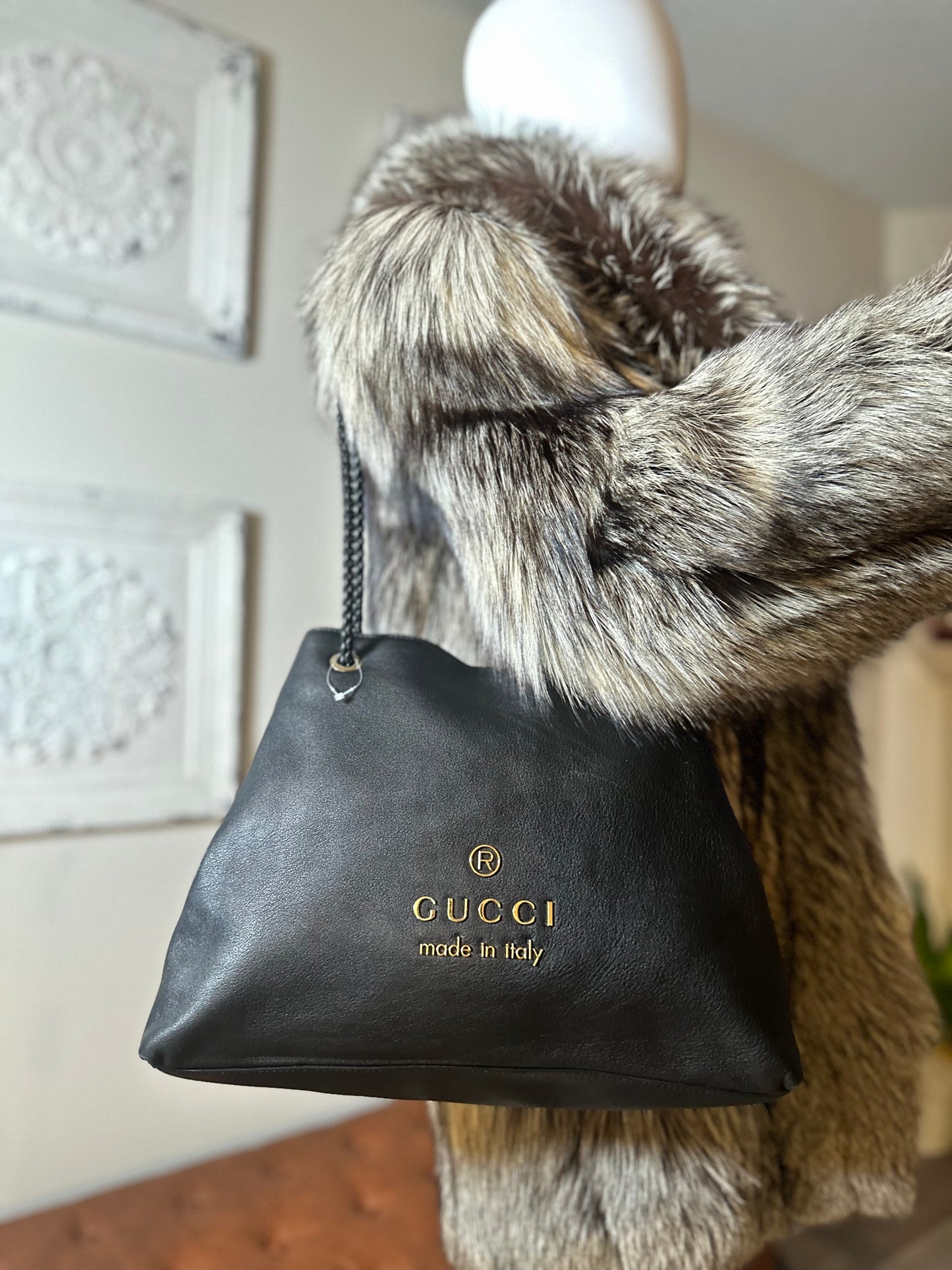 Gucci black leather shoulder bag