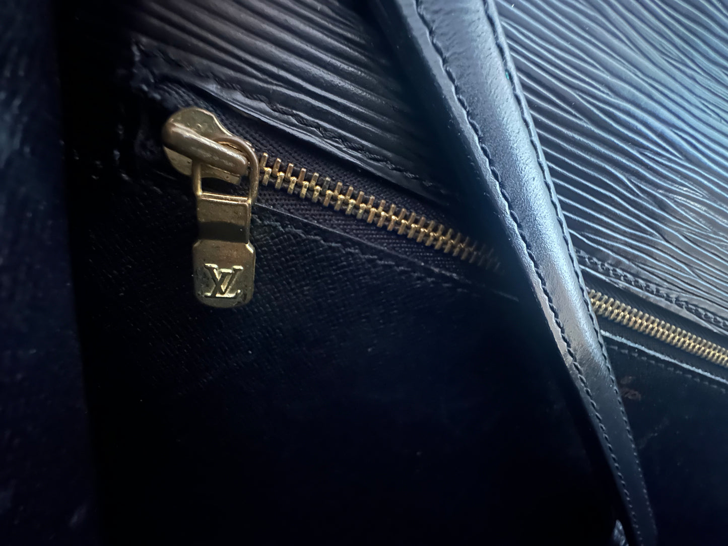 Louis Vuitton epi clutch ~ Black vintage