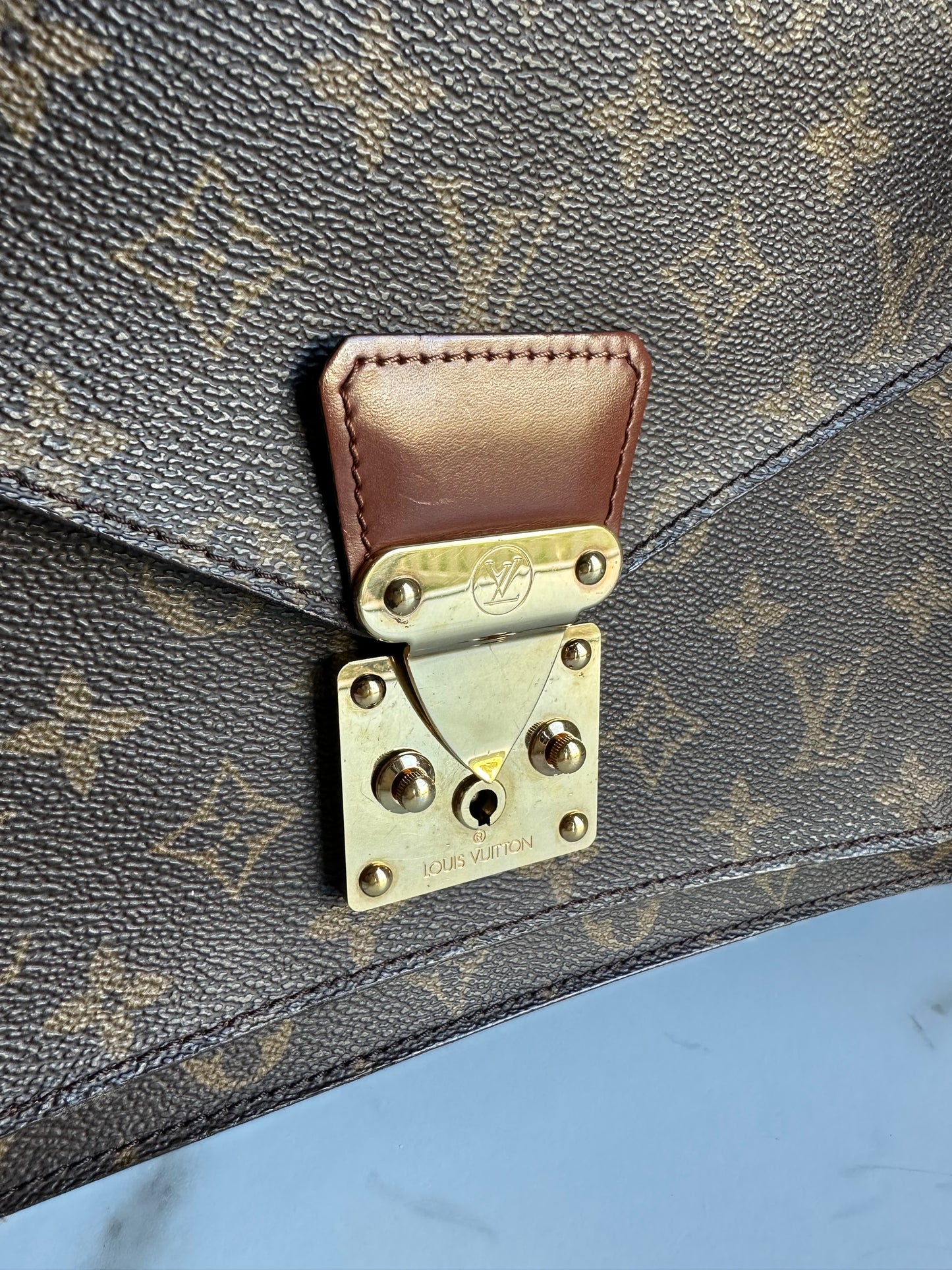 LOUIS VUITTON "Monceau 28"