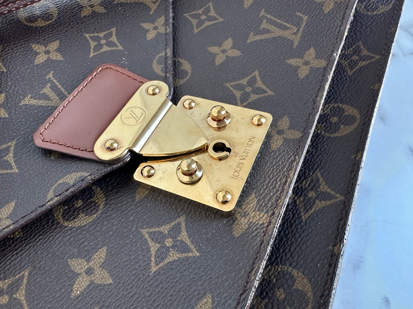 LOUIS VUITTON "Monceau 28"