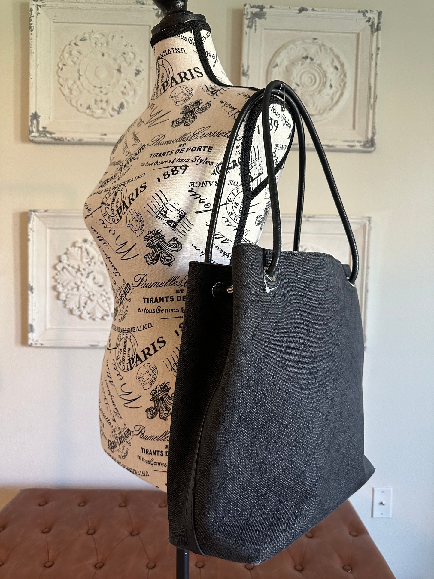 Available Gucci GG Canvas Leather Shoulder Handbag black