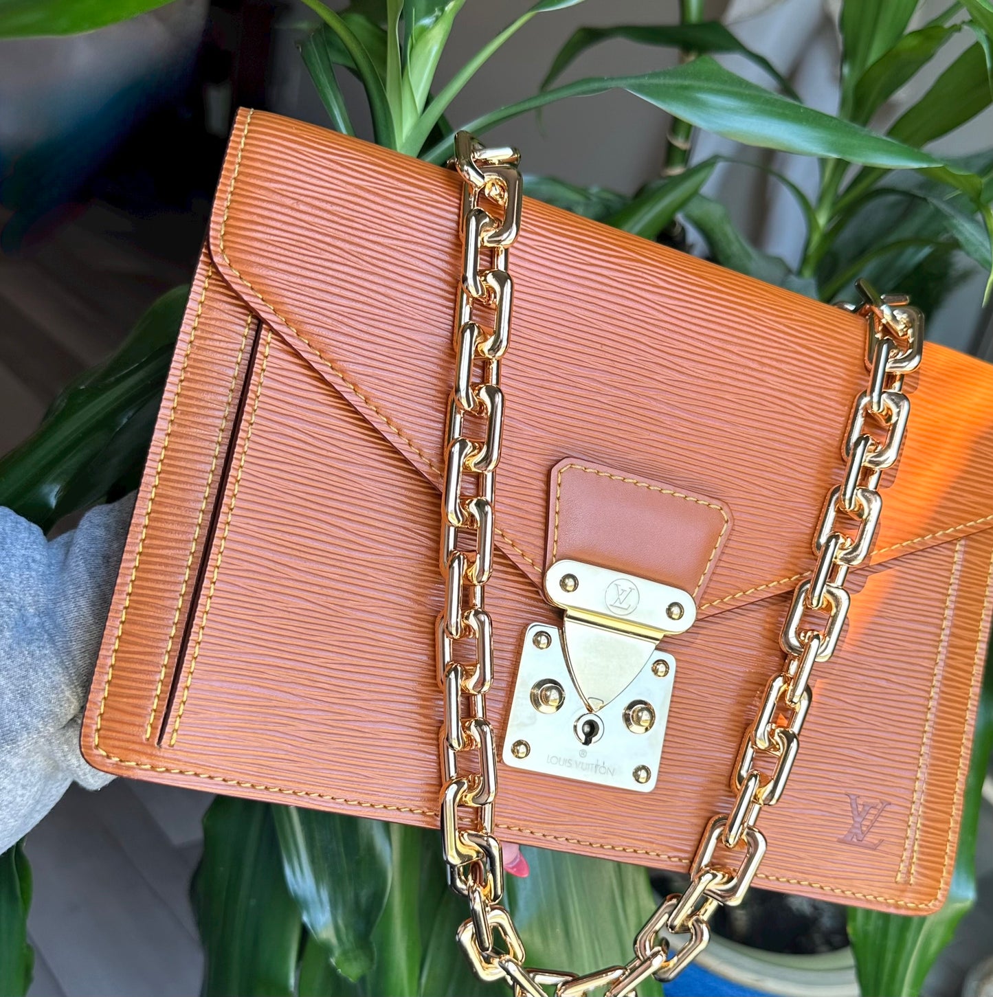 Vintage Louis Vuitton Epi clutch/ purse