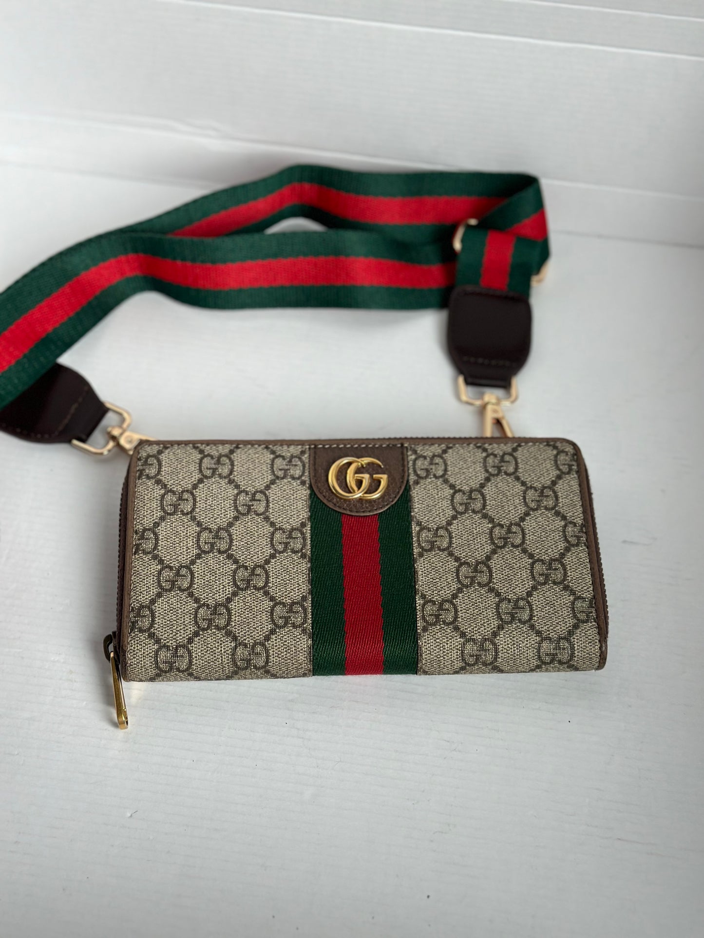 GUCCI Disney Three Little Pigs zippy Wallet