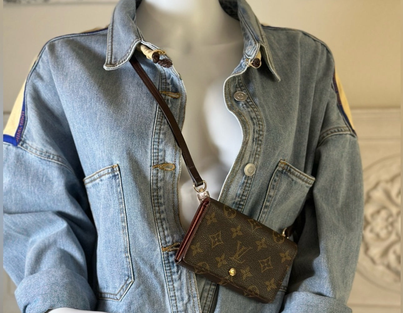 Louis Vuitton Porte-Monnaie Billets Tresor WOC crossbody