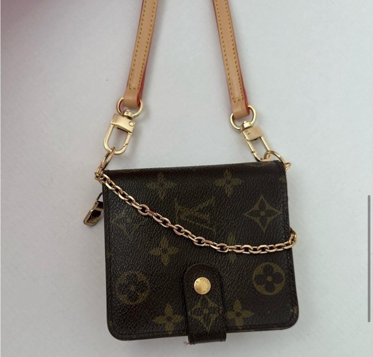 Louis Vuitton, compact monogram wallet with zipper vintage