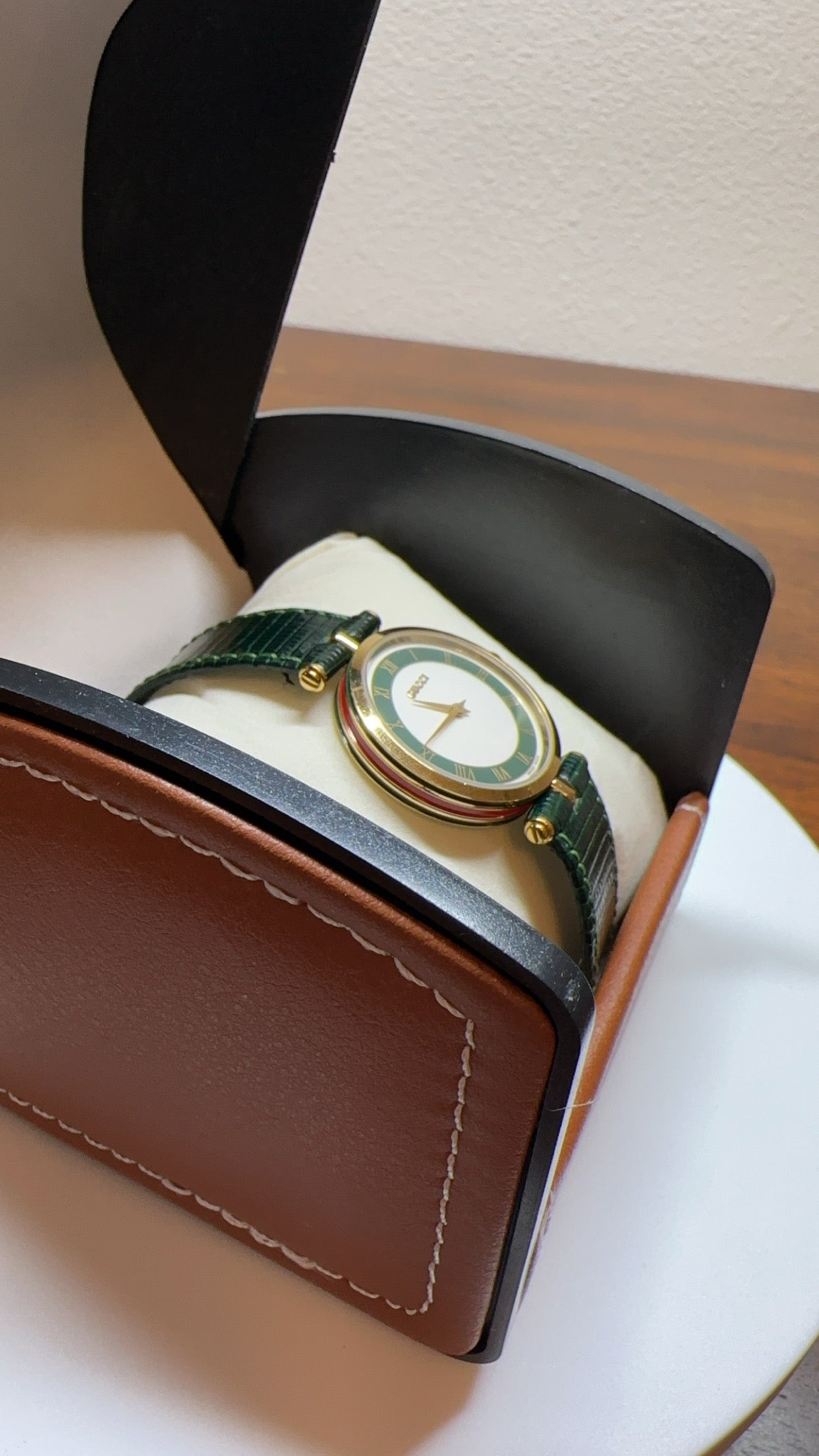 Gucci Ladies Watch Quartz Sherry Green Leather Belt