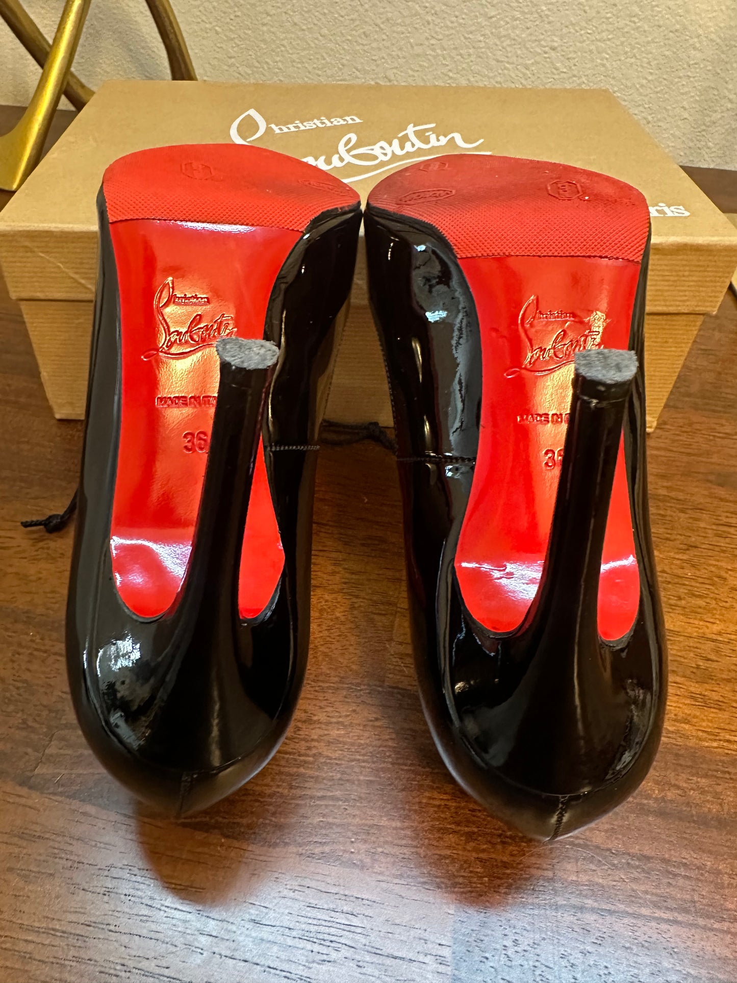 CHRISTIAN LOUBOUTIN Pigalle Follies 100 black Patent Leather Pumps size 36- US 6