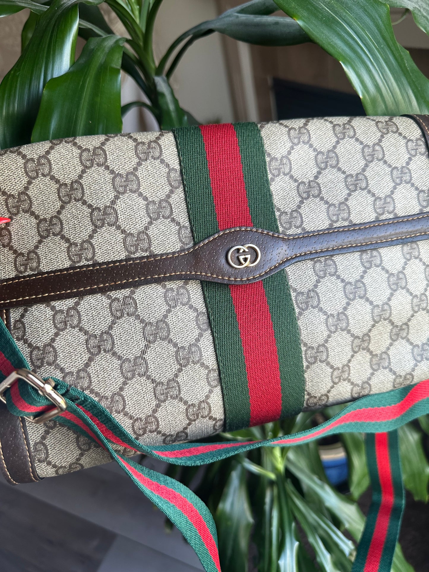 GUCCI PARFUMS make up bag/ clutch crossbody.