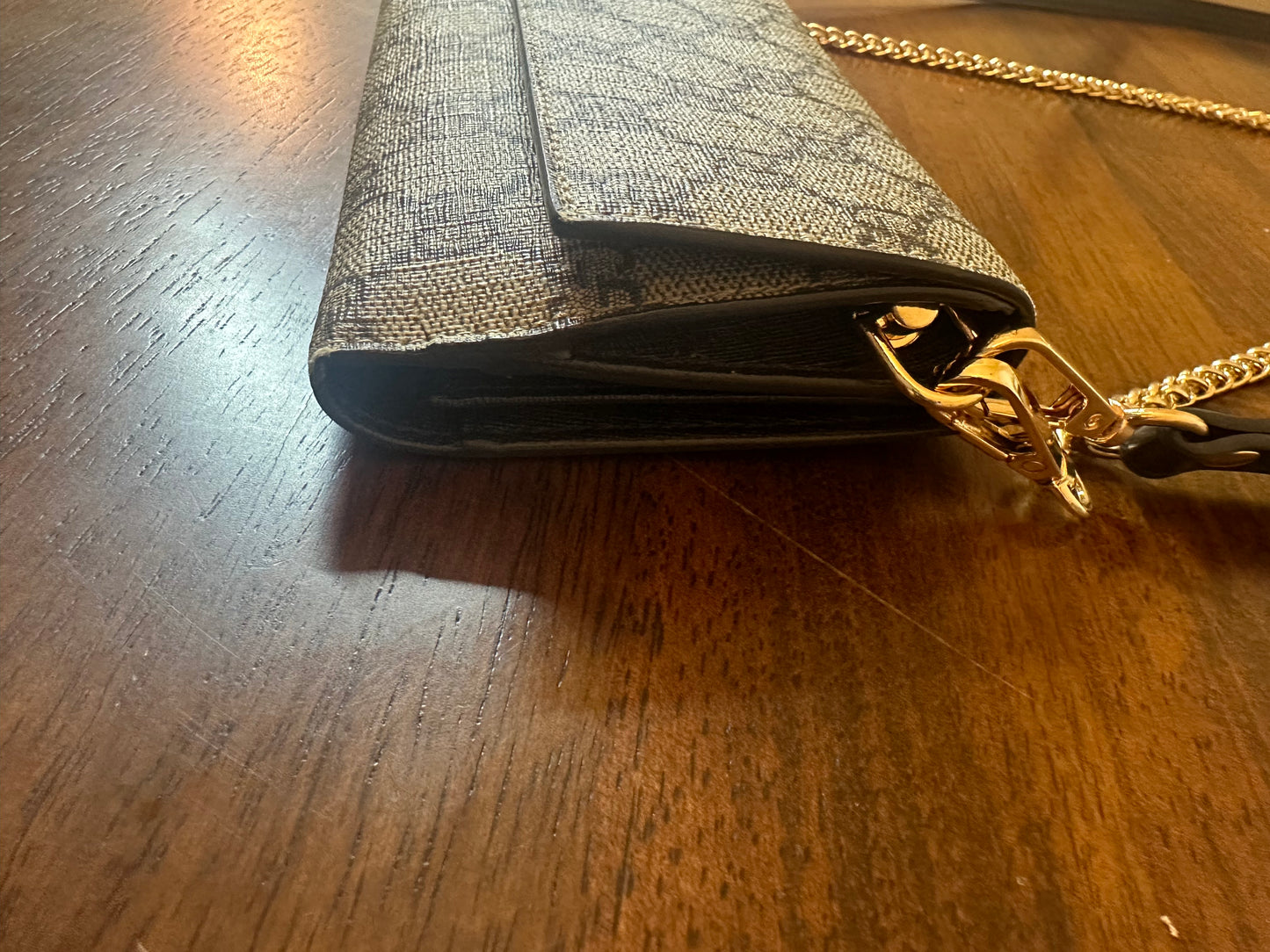 Gucci GG signature supreme wallet