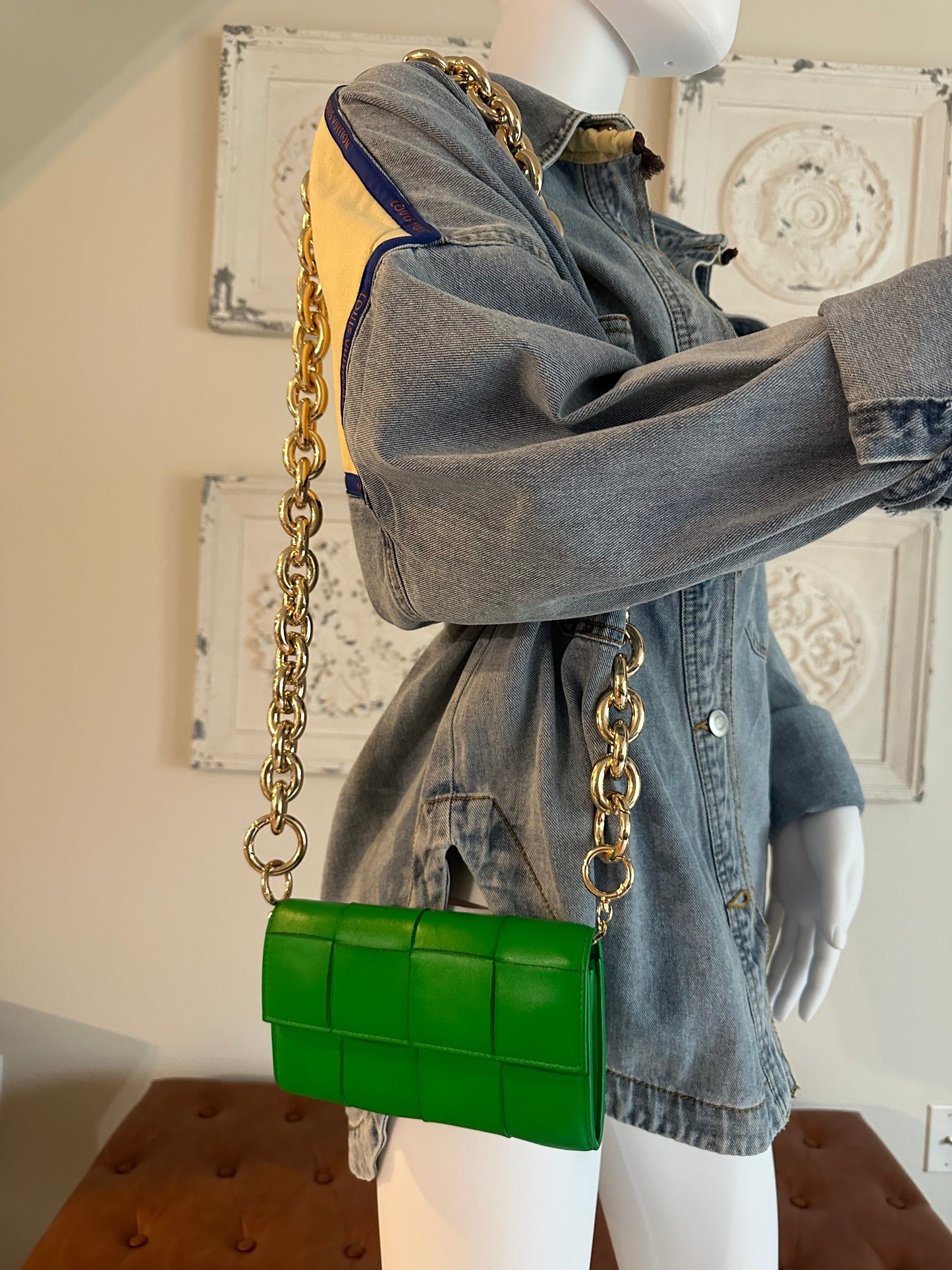 Available Bottega Veneta Cassette Intrecciato green in color