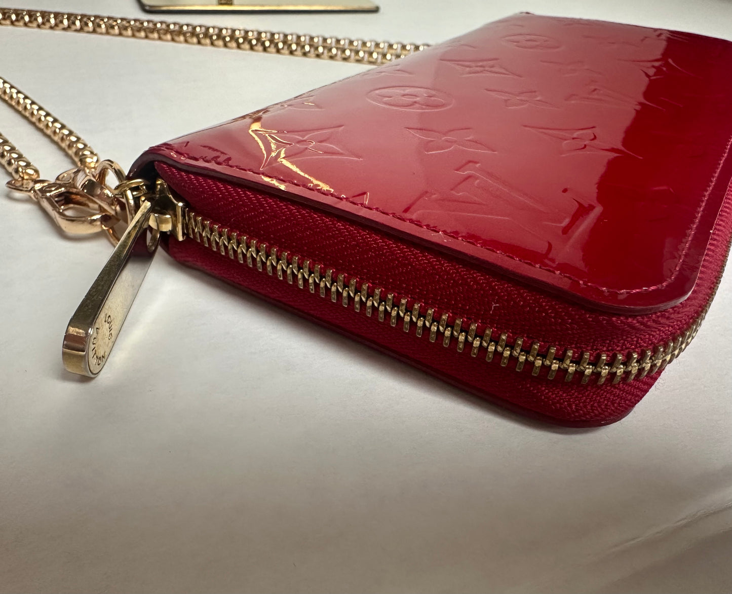 Louis Vuitton vernis Leather Red Zippy Long Wallet