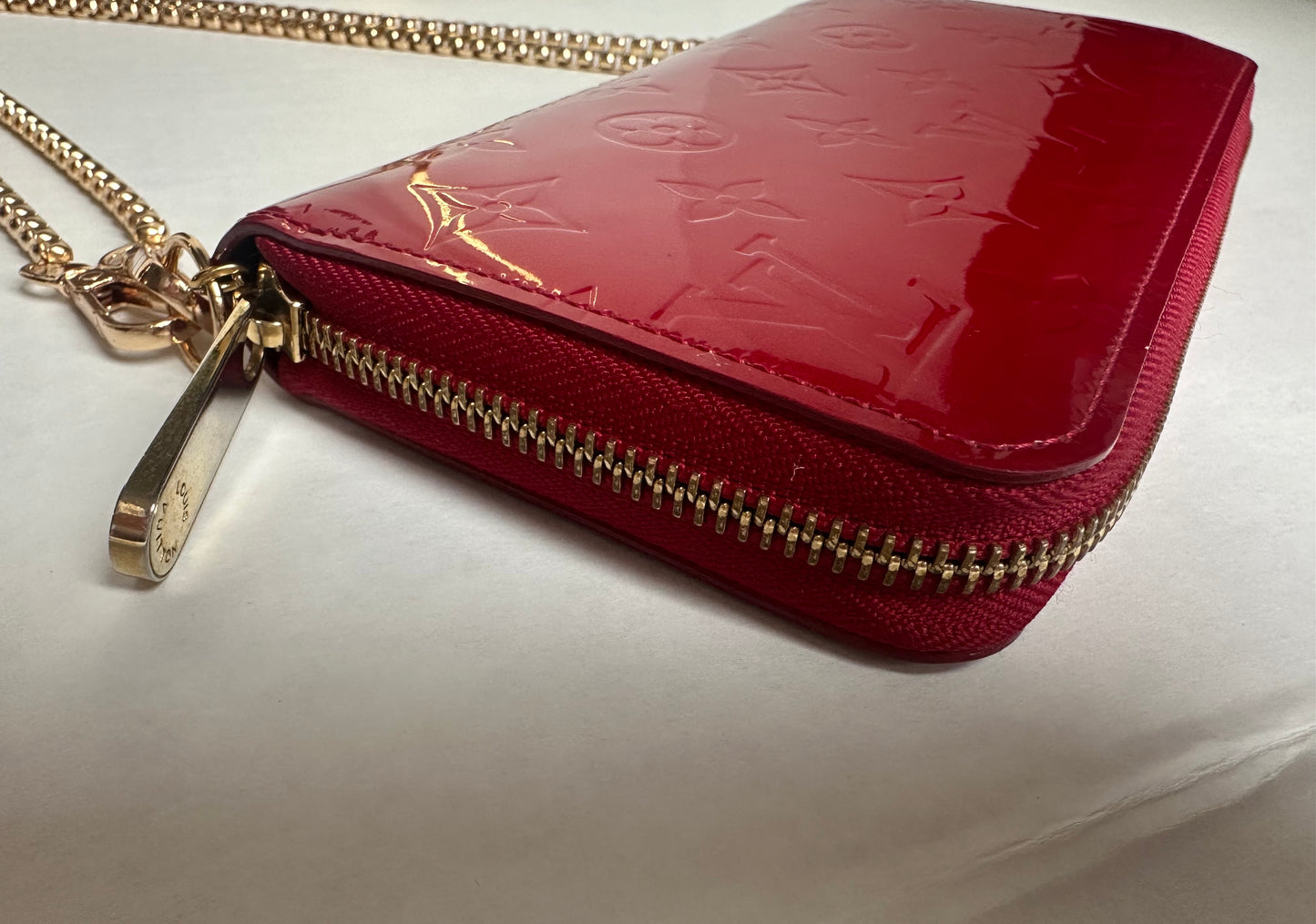 Louis Vuitton vernis Leather Red Zippy Long Wallet