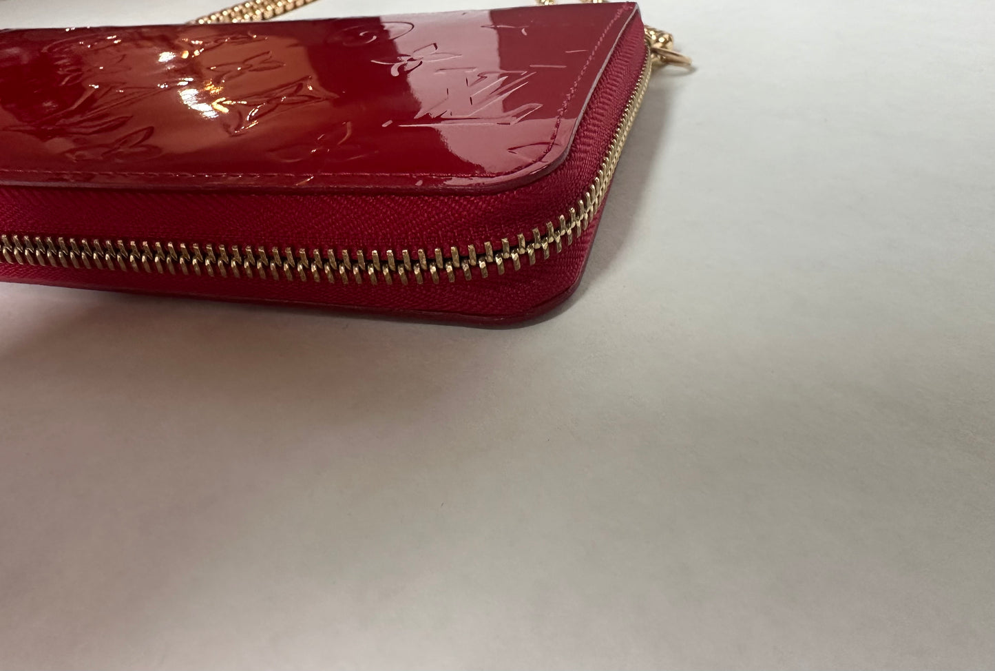 Louis Vuitton vernis Leather Red Zippy Long Wallet