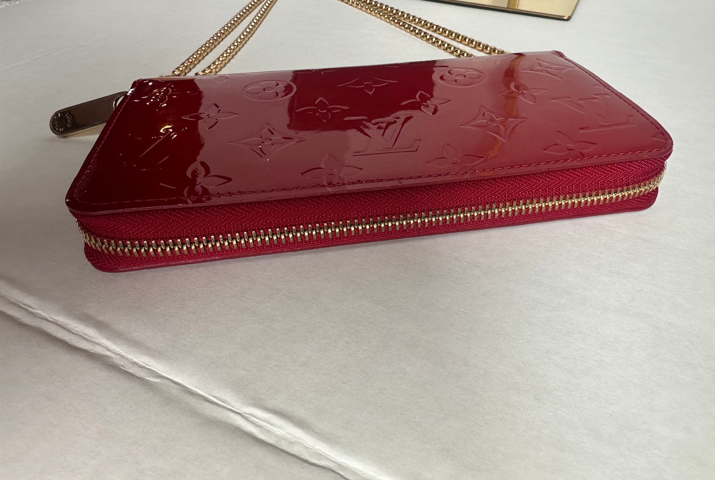 Louis Vuitton vernis Leather Red Zippy Long Wallet