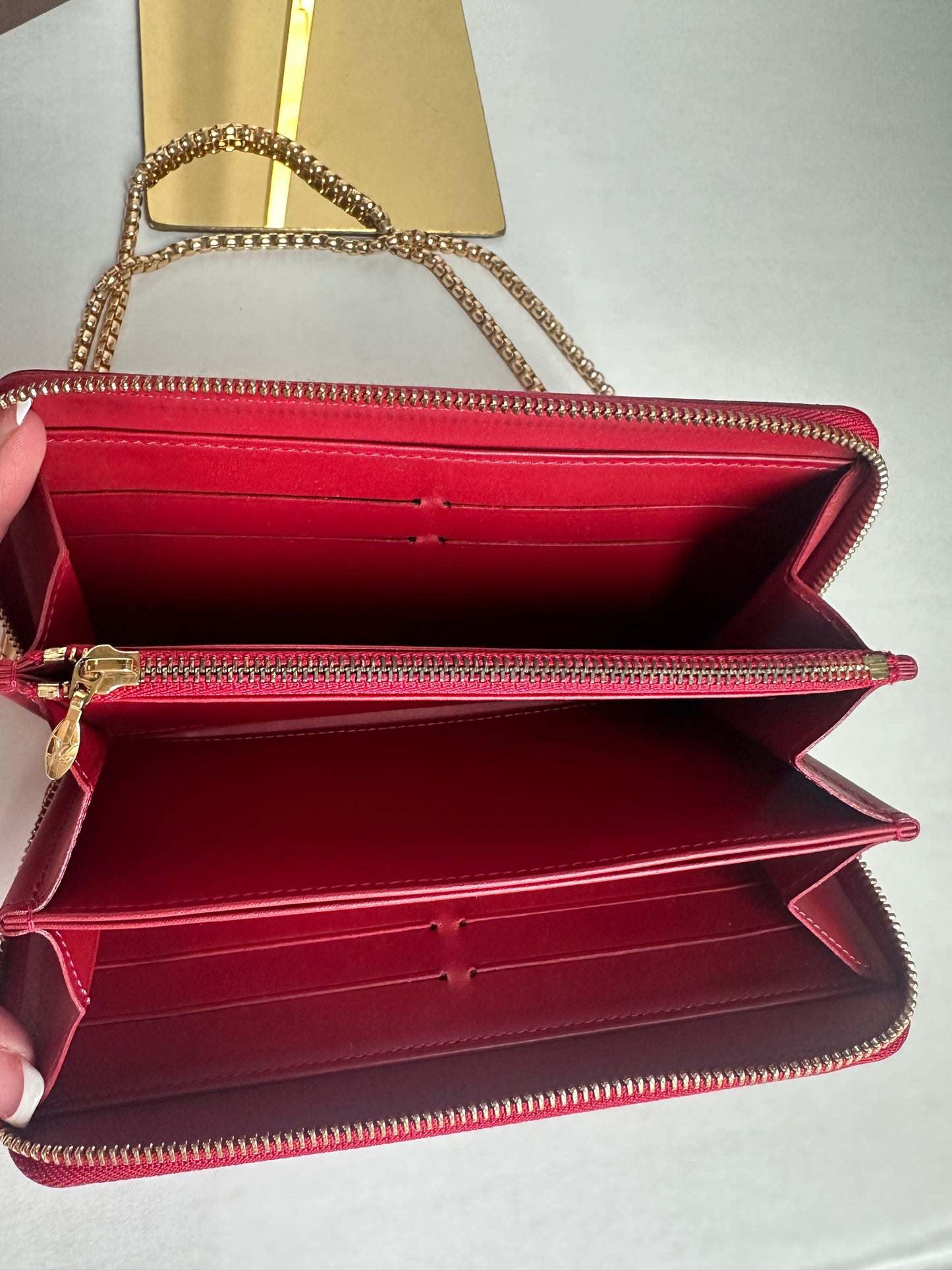 Louis Vuitton vernis Leather Red Zippy Long Wallet