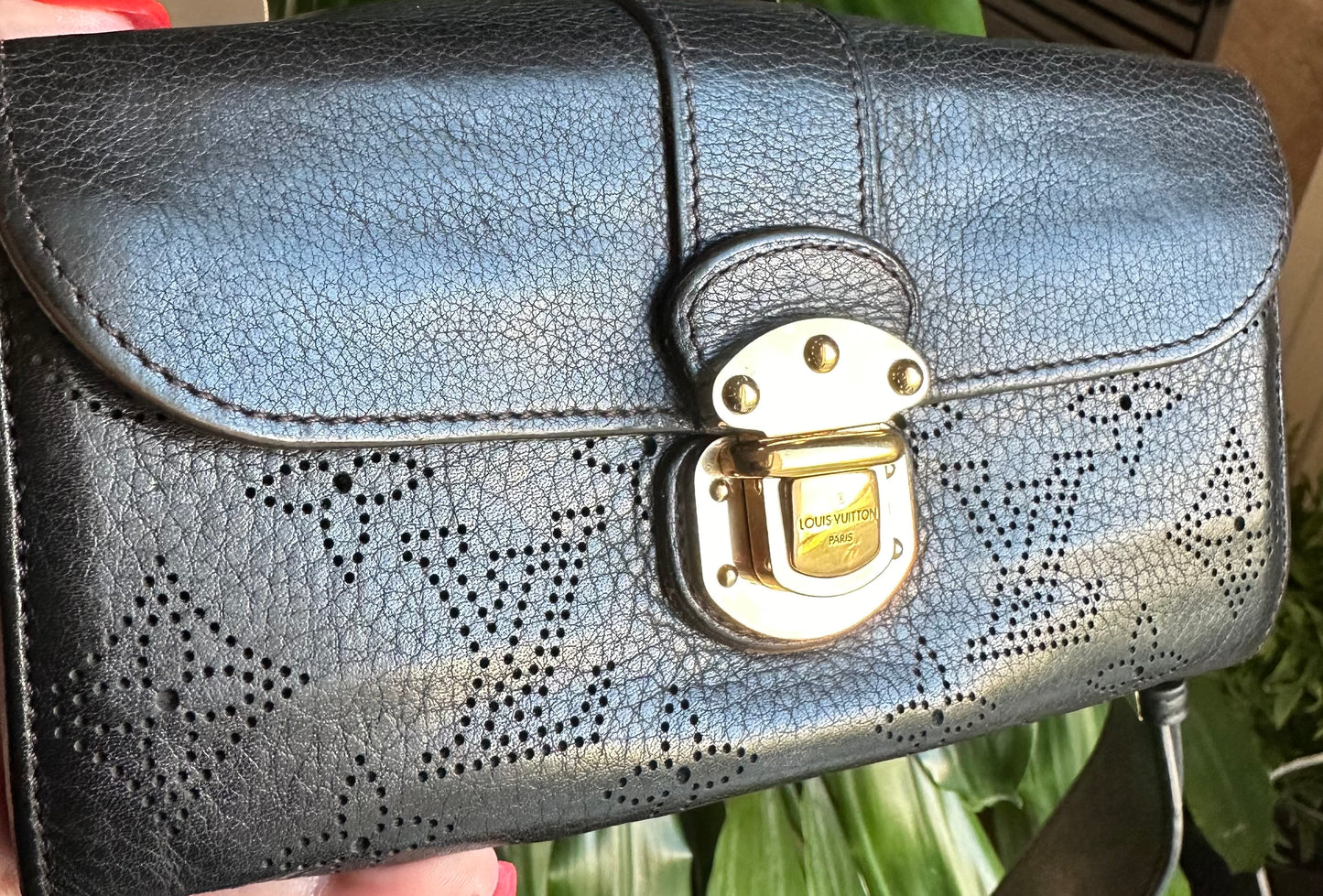 LOUIS VUITTON Mahina Portofeu luris wallet