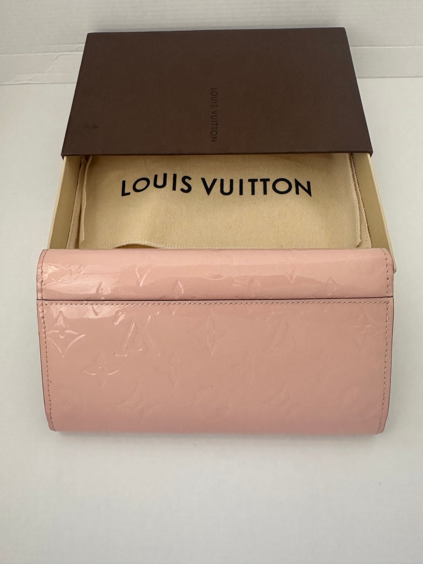 Louis Vuitton Sara Wallet, Portefeuille baby pink Monogram Vernis