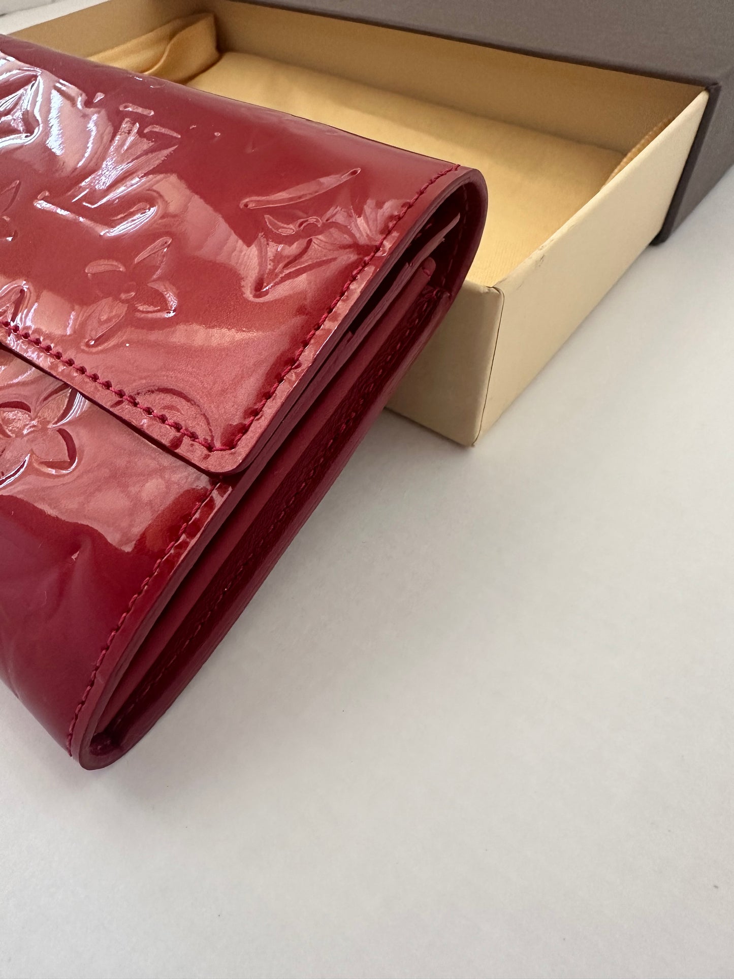 LOUIS VUITTON Classic Portefeuille Vernis Monogram Signature Wallet