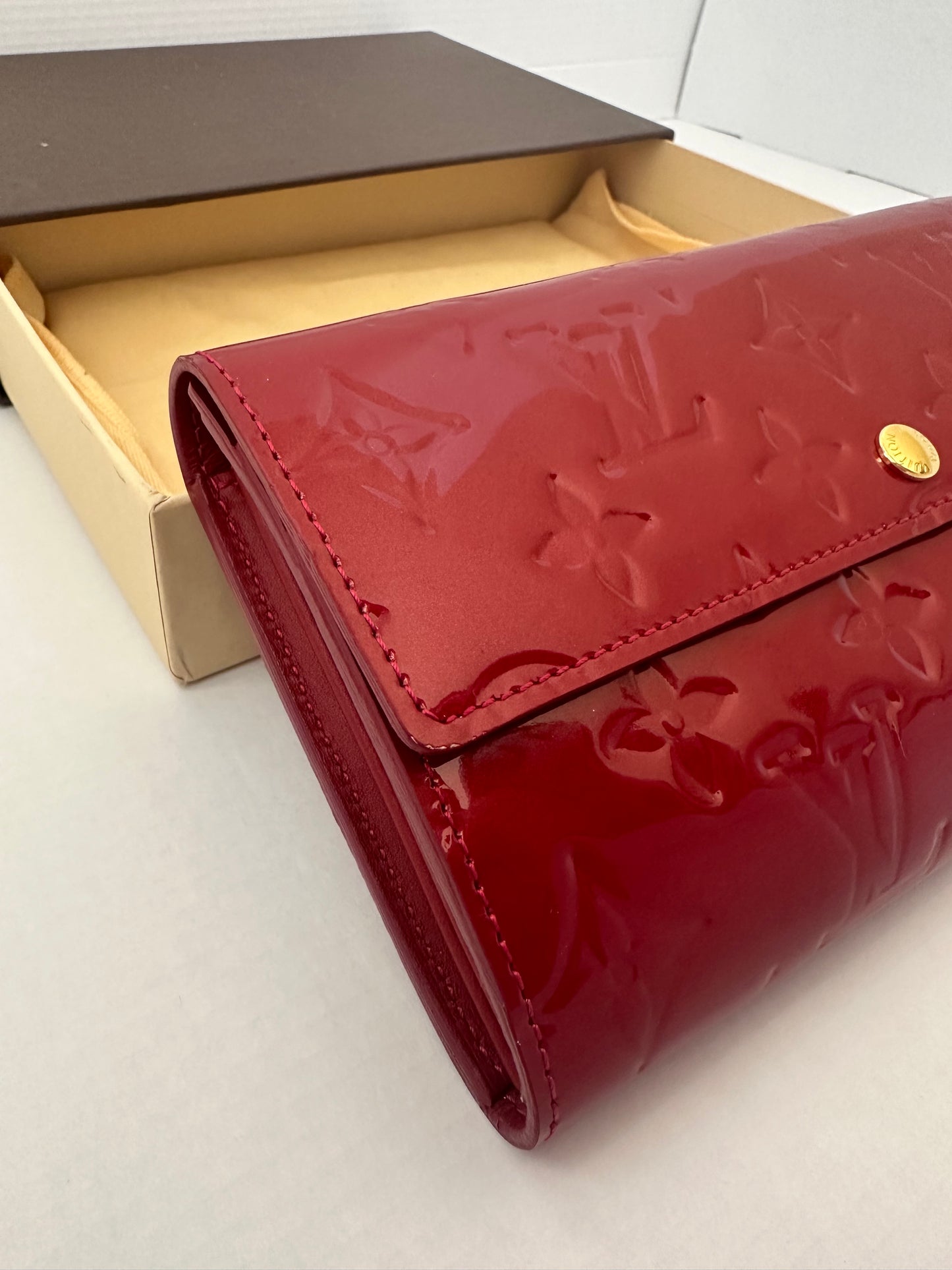 LOUIS VUITTON Classic Portefeuille Vernis Monogram Signature Wallet