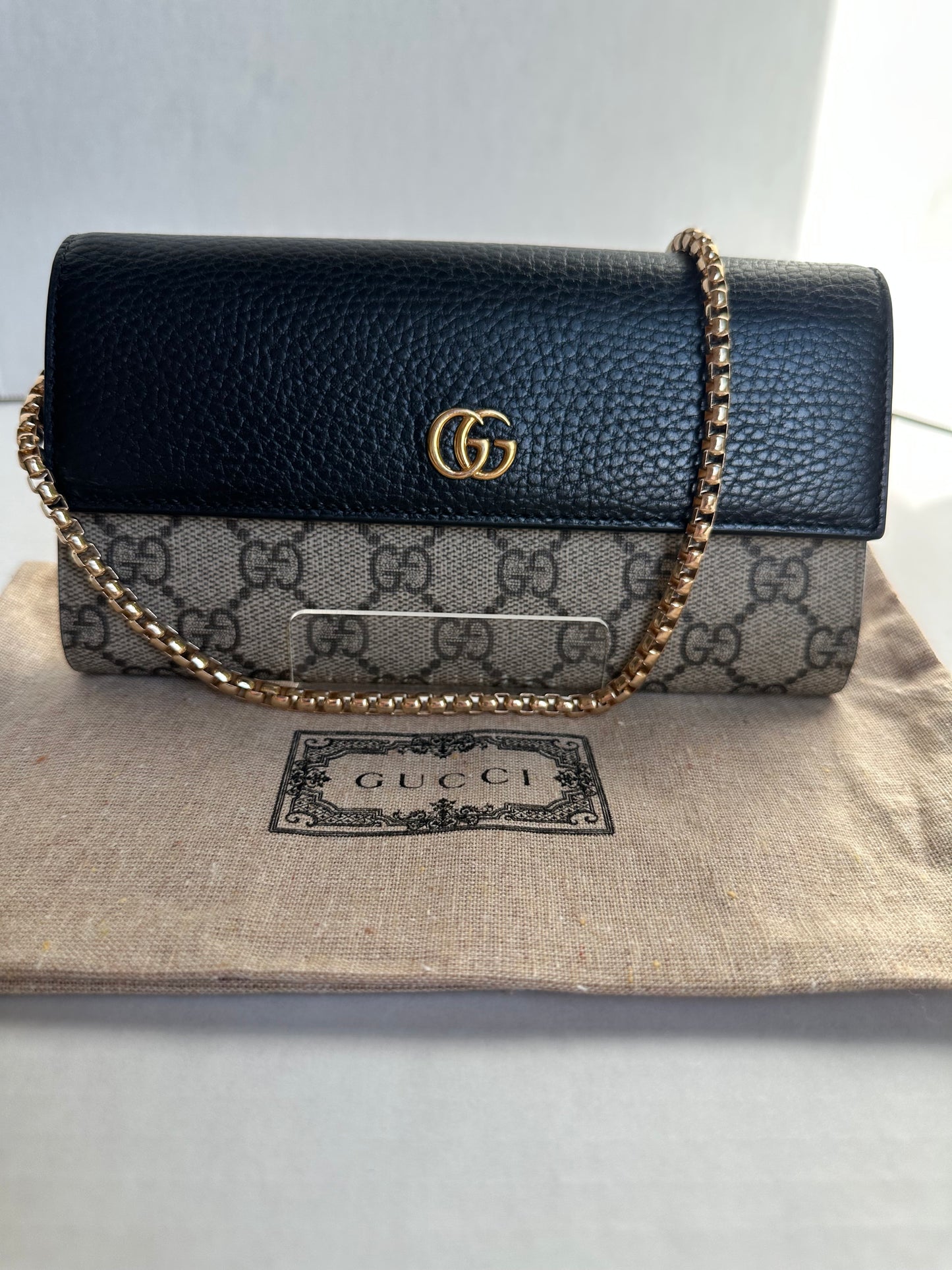 GUCCI Marmont wallet on chain- like new