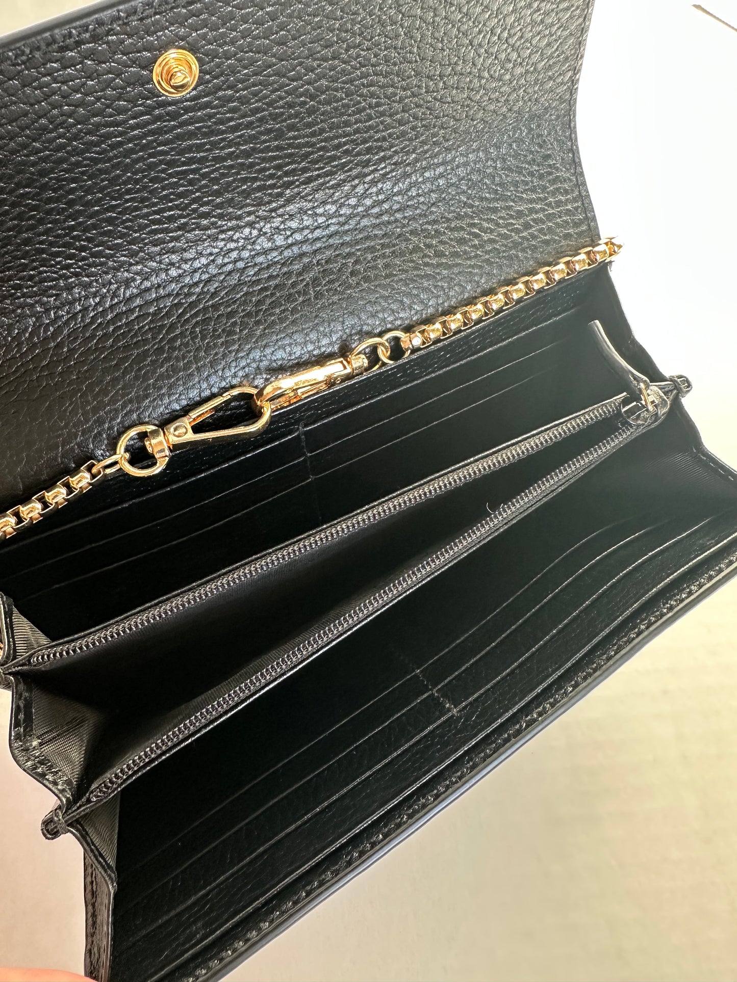 GUCCI Marmont wallet on chain- like new