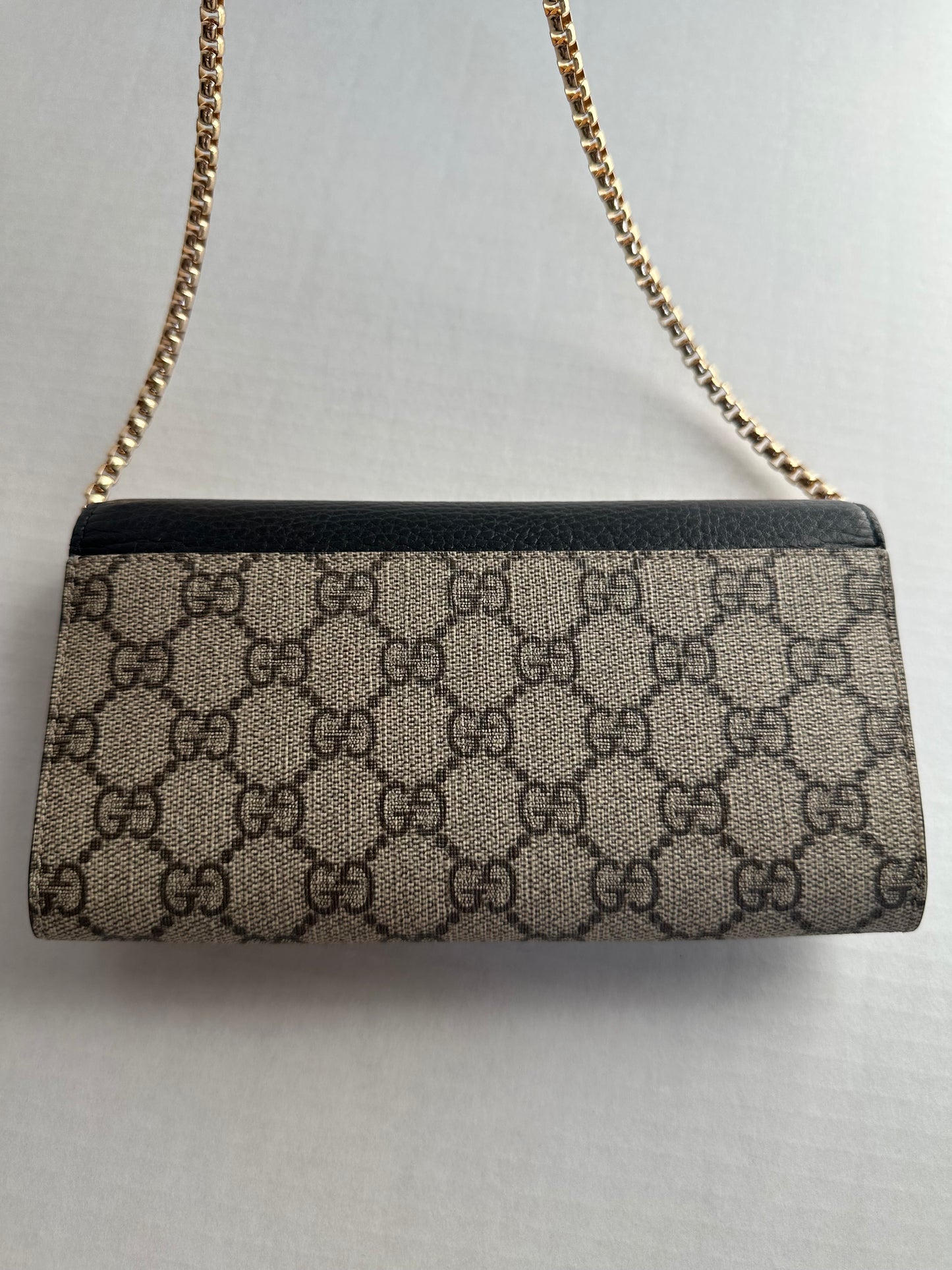 GUCCI Marmont wallet on chain- like new