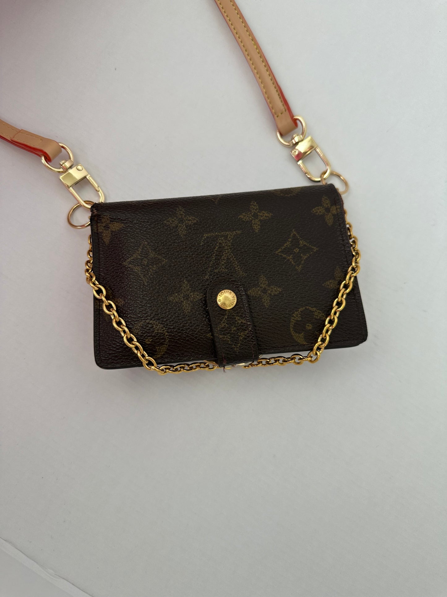 Louis Vuitton, compact monogram wallet with kisslock vintage