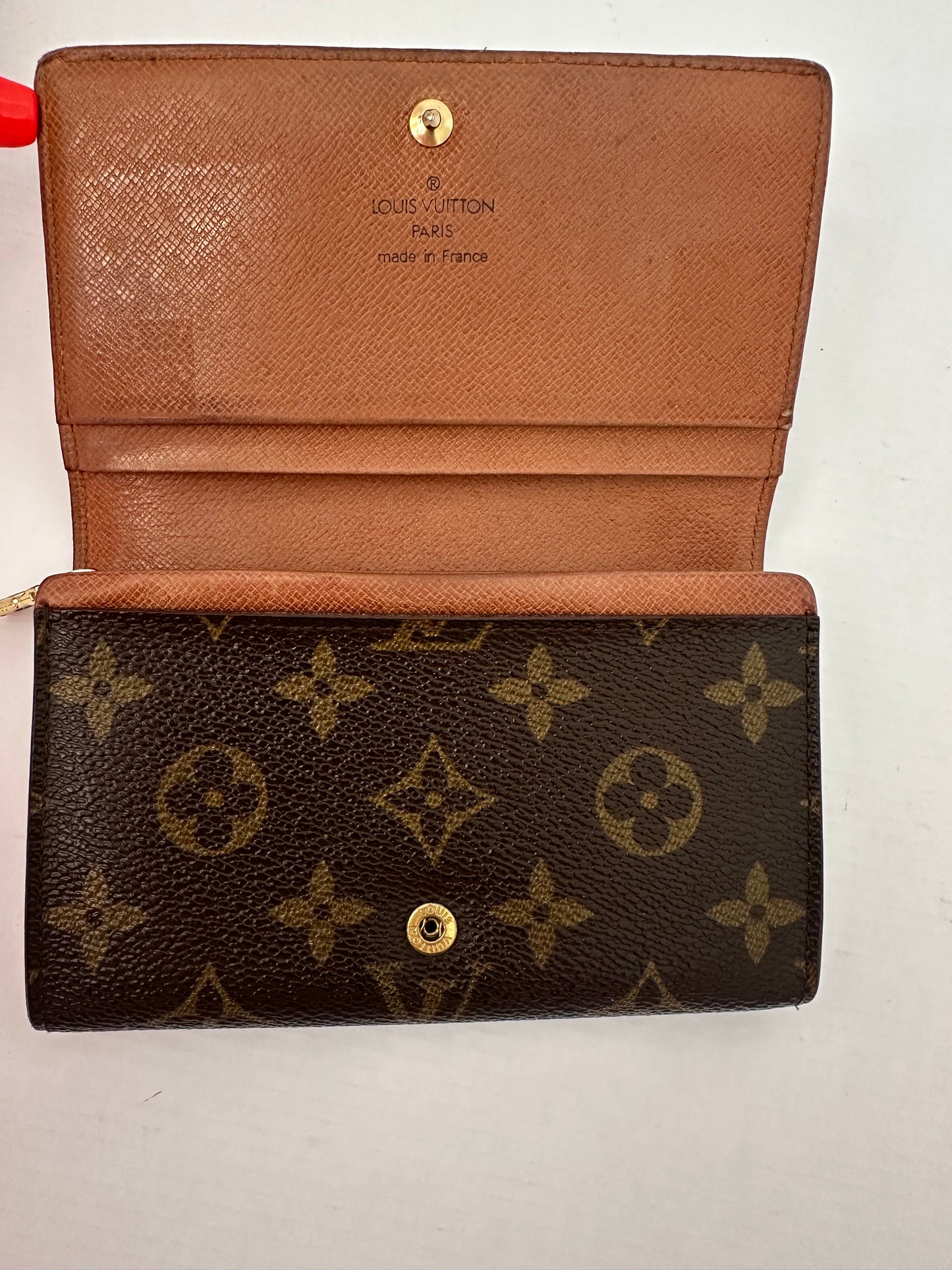 Louis Vuitton Porte-Monnaie Billets Tresor WOC crossbody