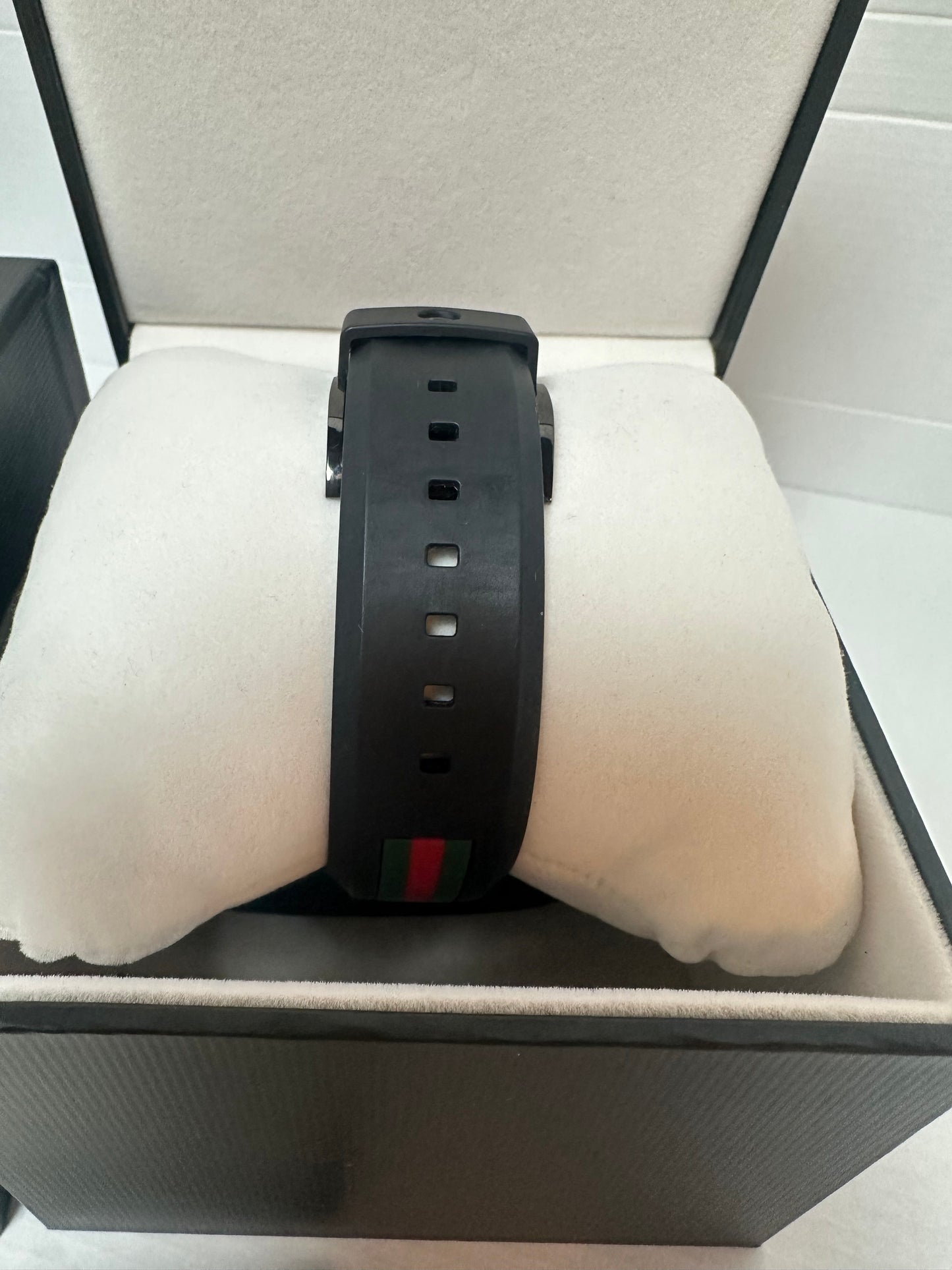 Gucci Quartz mens