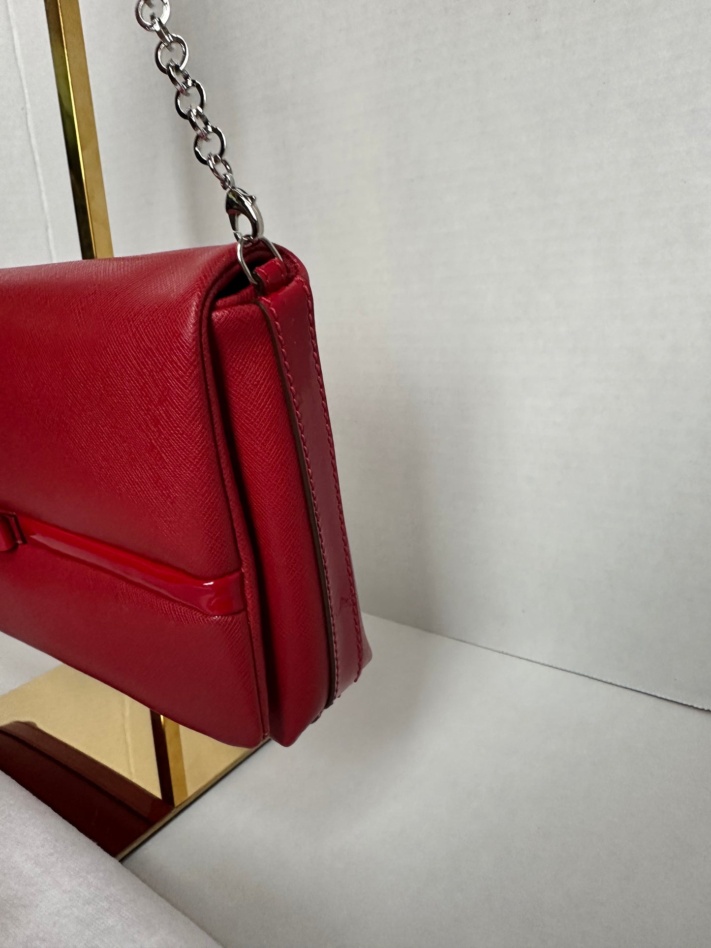 Available Salvatore Ferragamo shoulder bag red