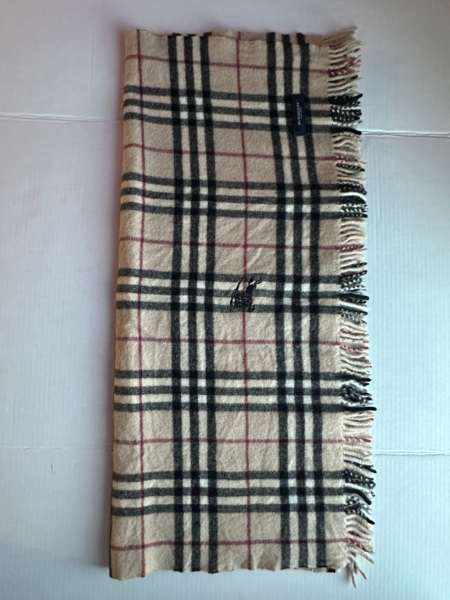 Burberry Classic Nova Check Scarf, lap blanket, shawl 100% pure wool