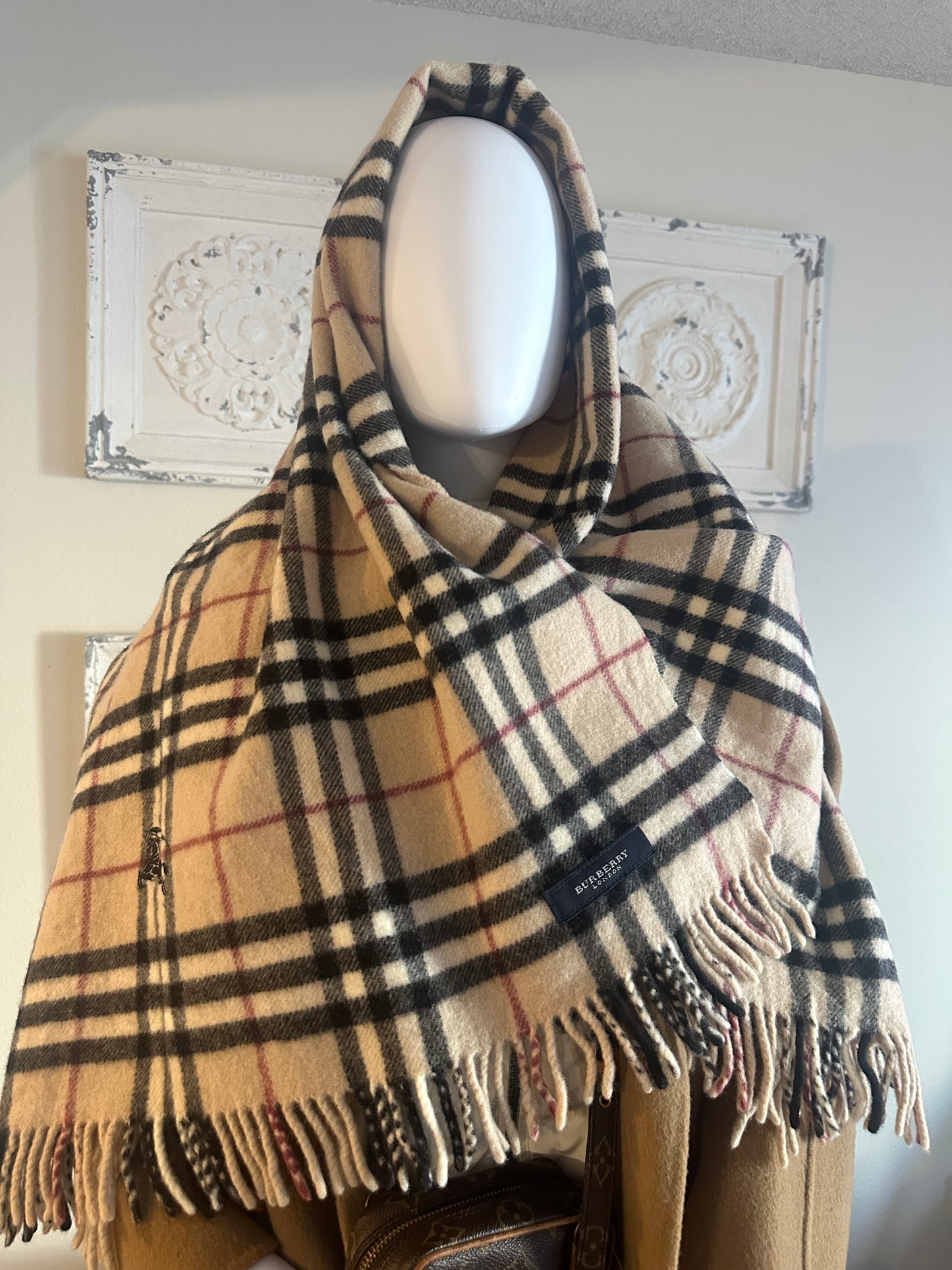 Burberry Classic Nova Check Scarf, lap blanket, shawl 100% pure wool