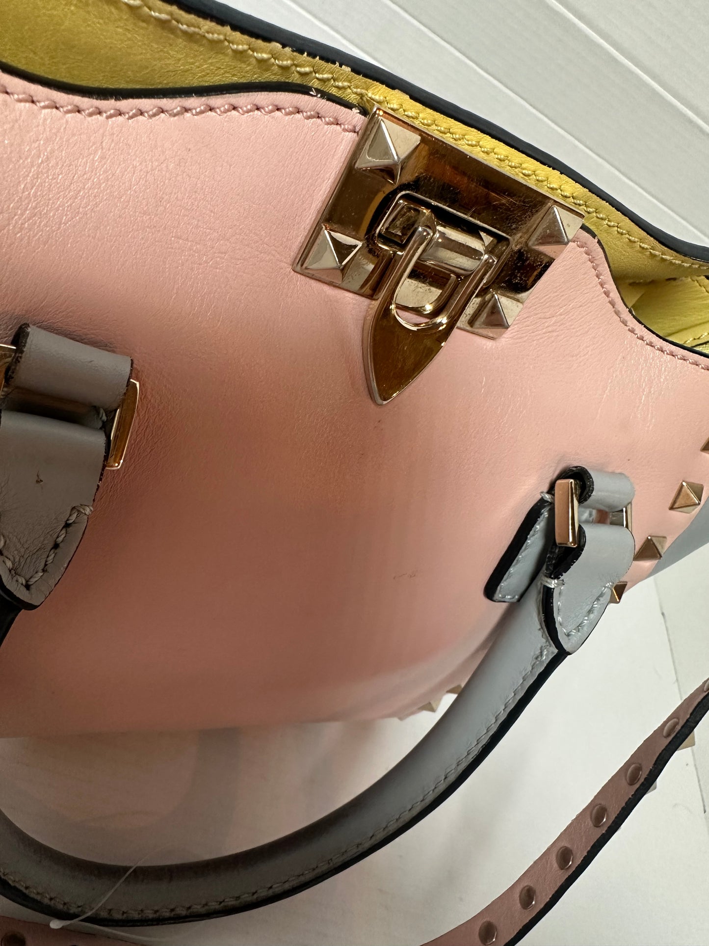 VALENTINO MULTICOLOR ROCKSTUD CROSSBODY TOTE BAG with strap