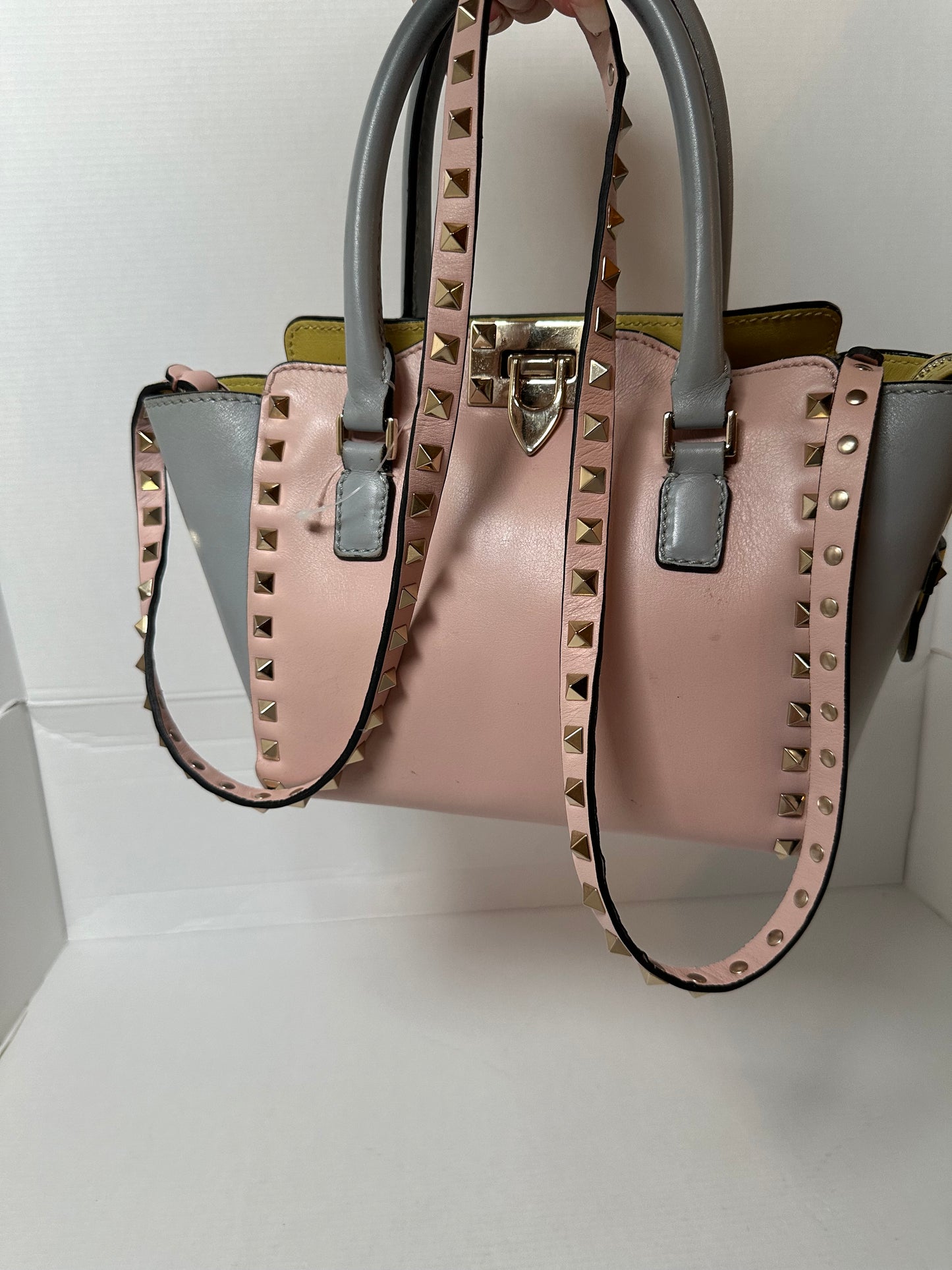 VALENTINO MULTICOLOR ROCKSTUD CROSSBODY TOTE BAG with strap