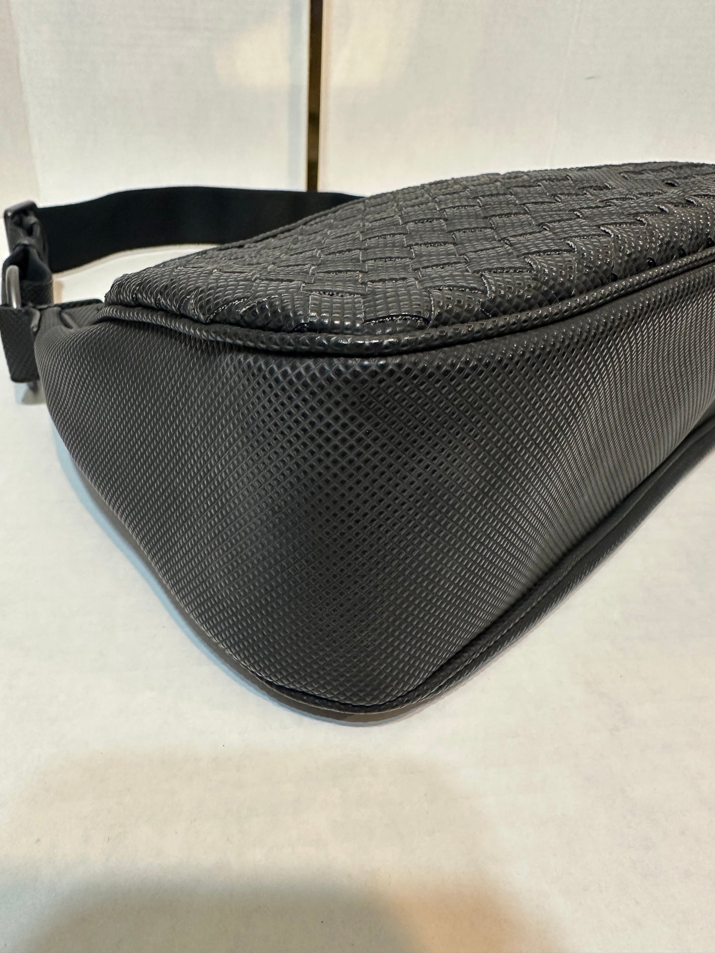 Available Bottega Veneta Intrecciato shoulder bag