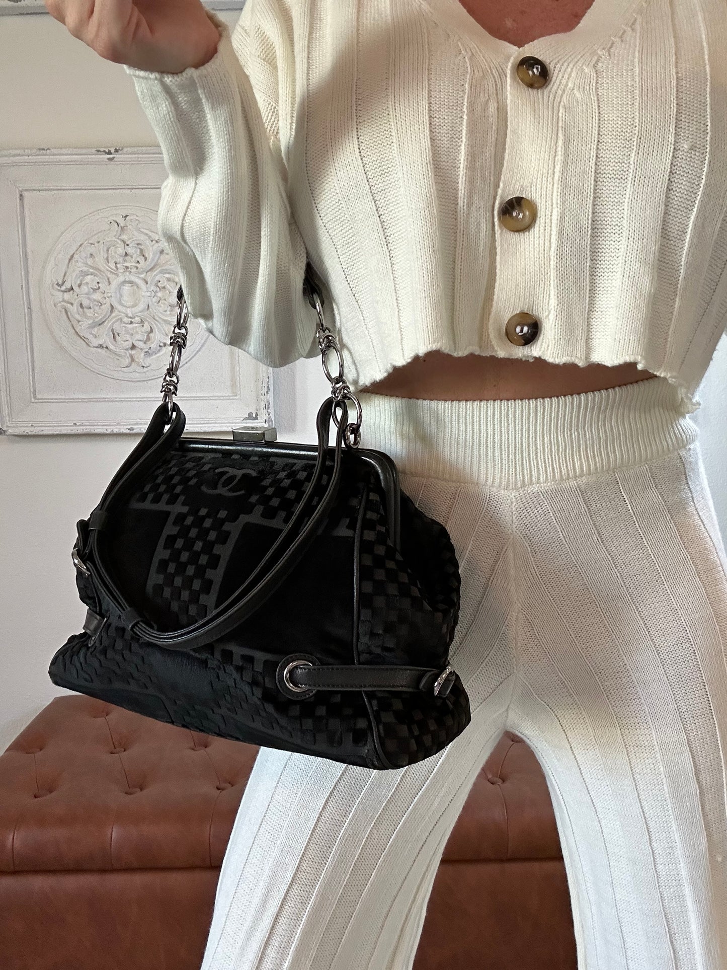 Chanel embossed velvet cc shoulder bag.