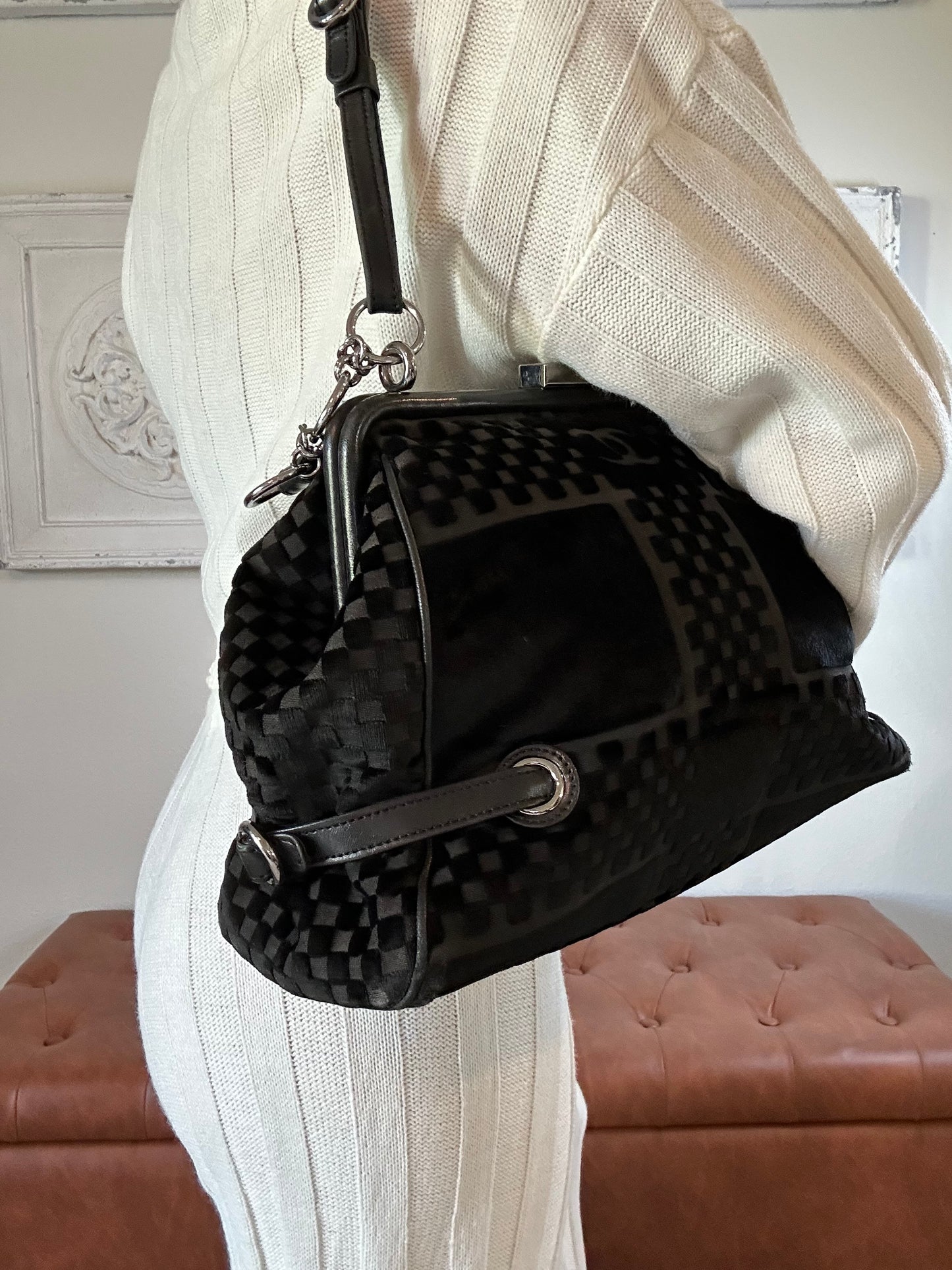 Chanel embossed velvet cc shoulder bag.