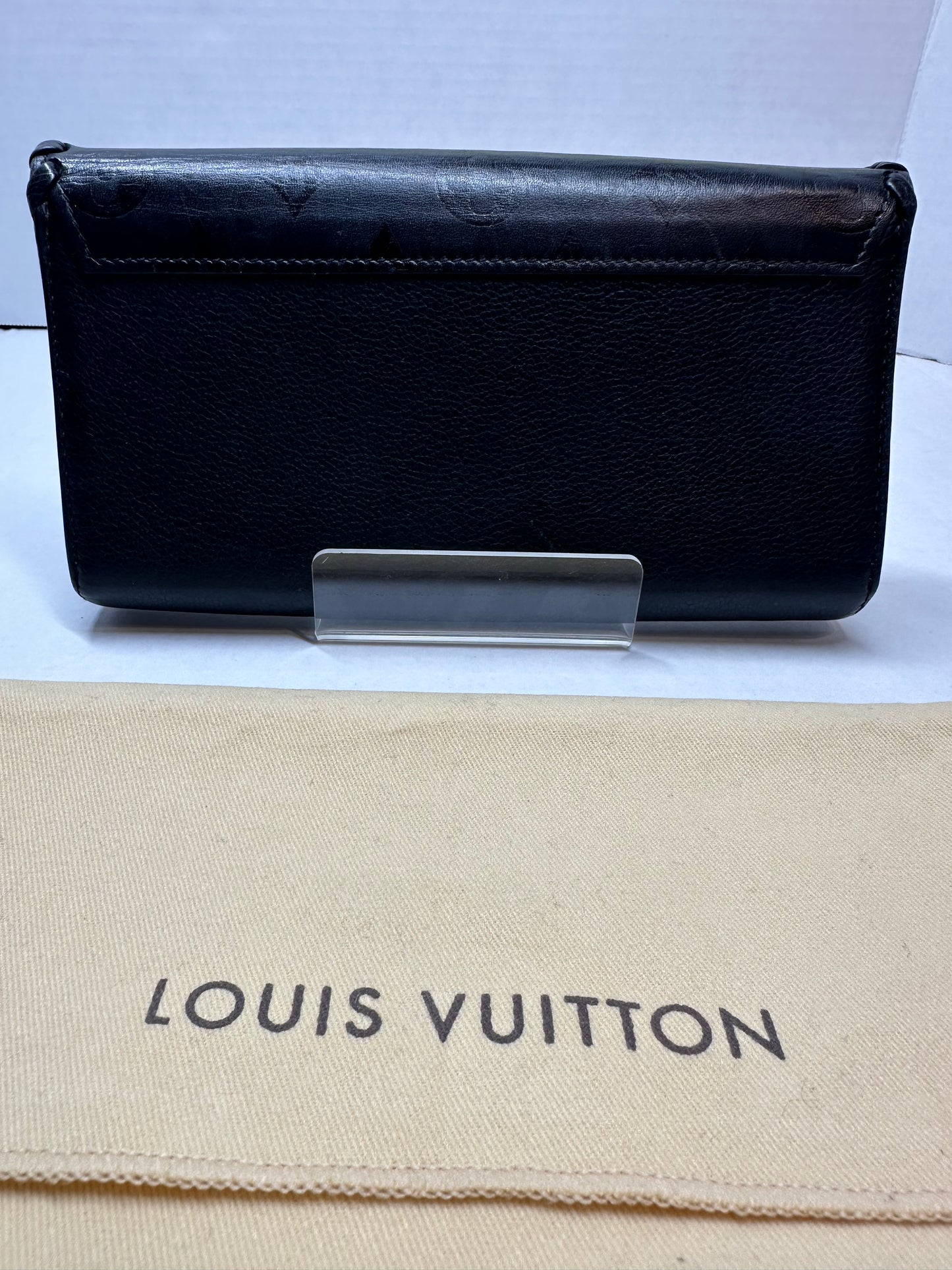 Available Louis Vuitton Cuir Plume Very Black Long Wallet