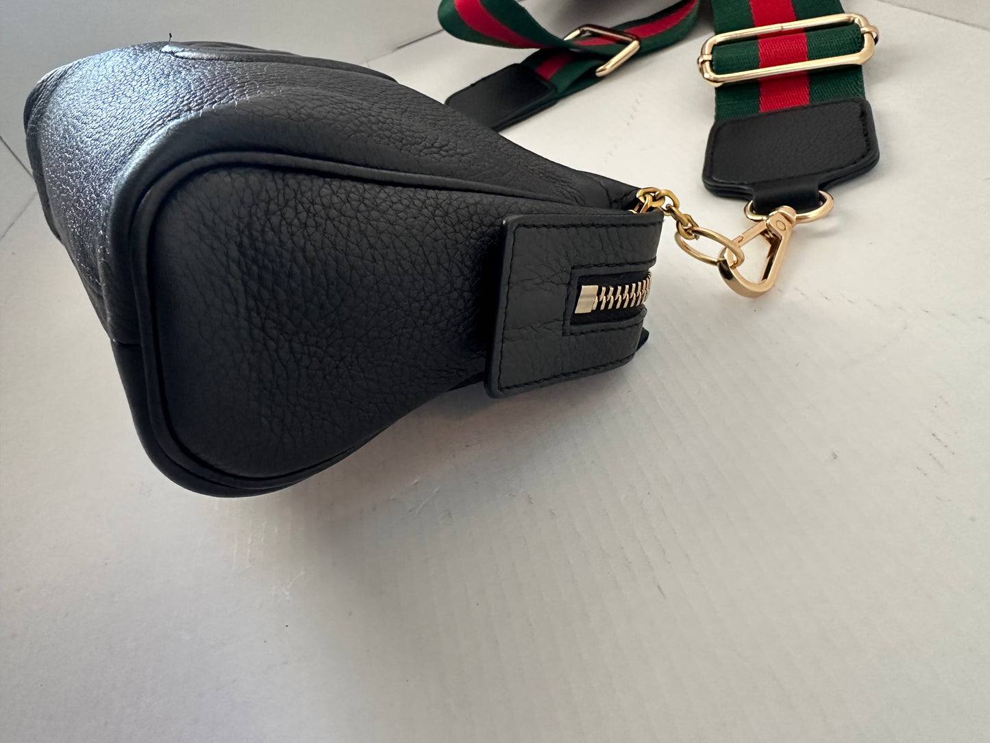 Gucci leather pouch mini