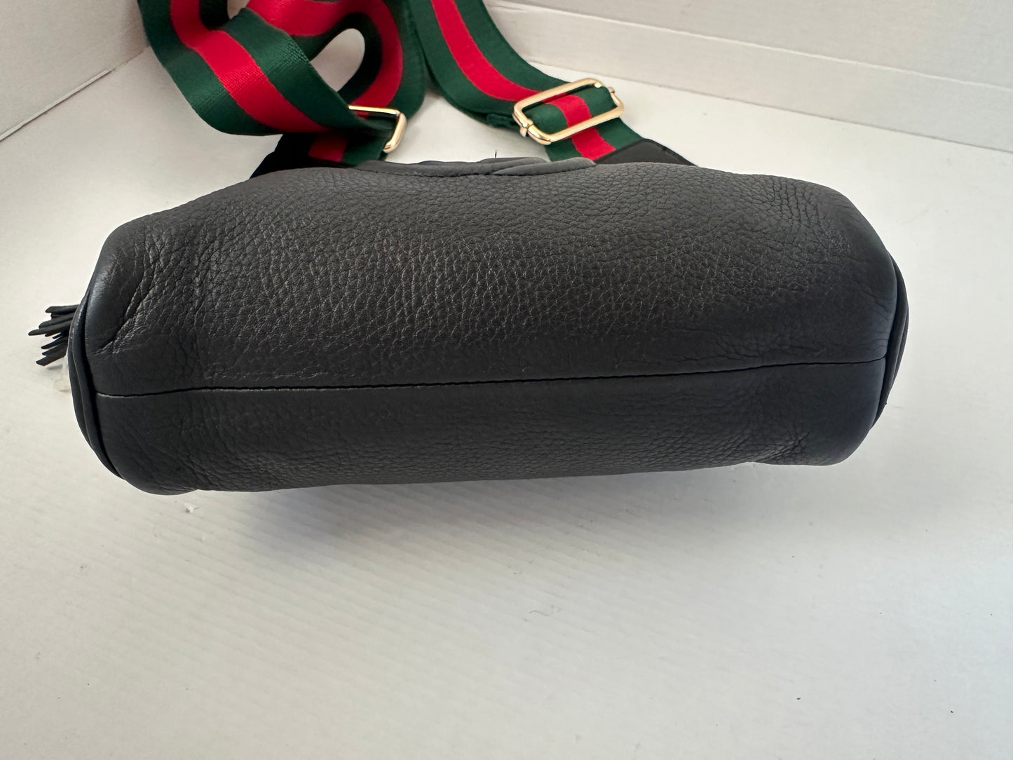 Gucci leather pouch mini