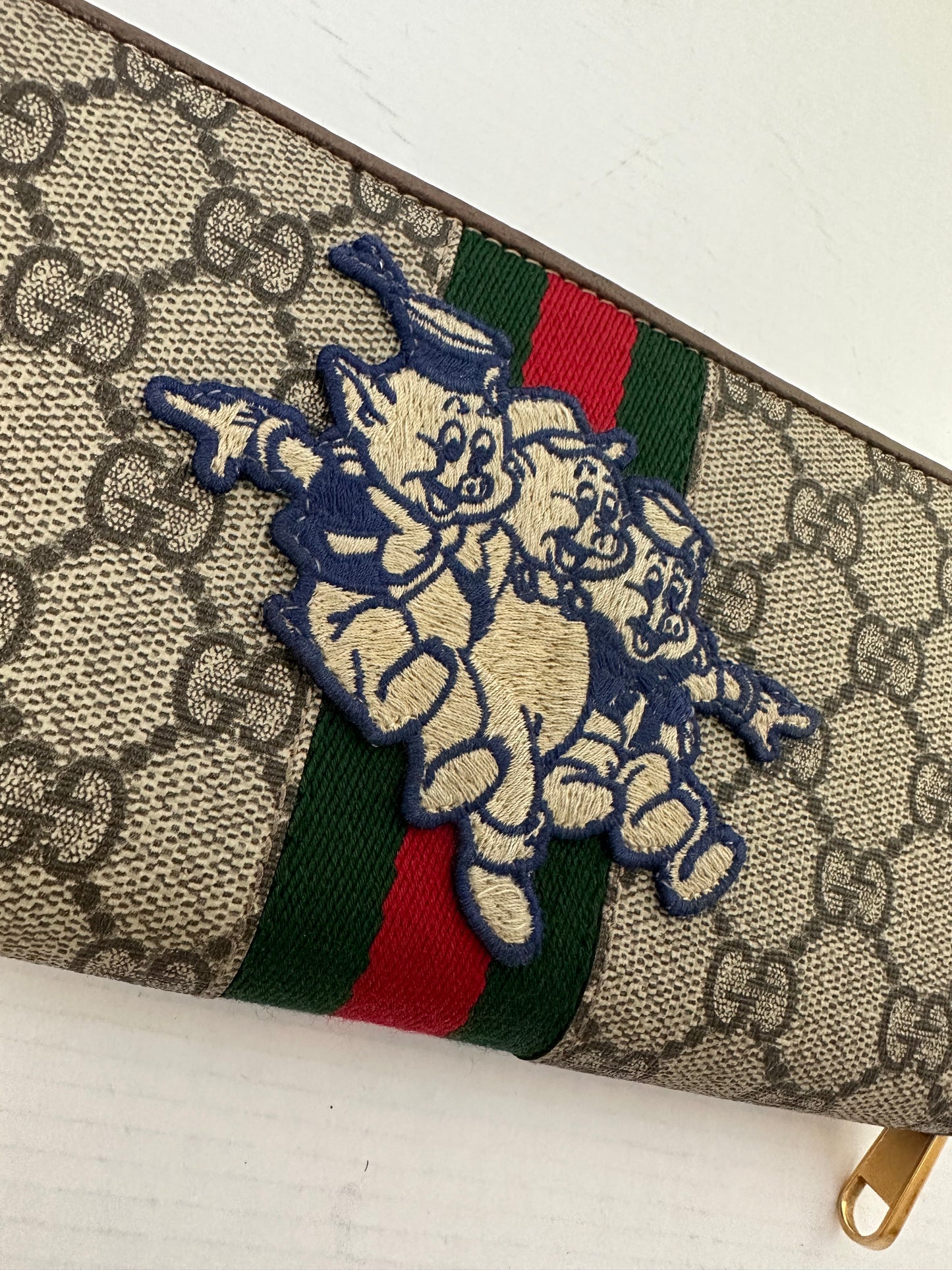 GUCCI Disney Three Little Pigs zippy Wallet