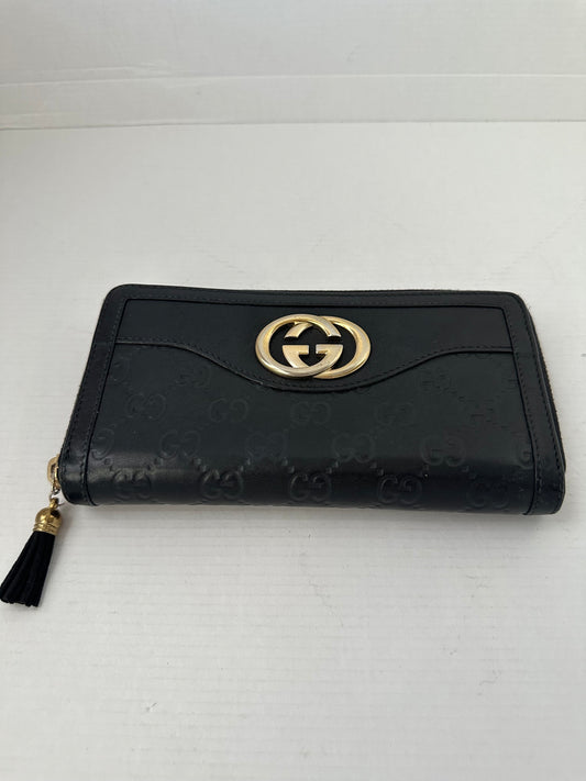 Gucci GG Leather zippy Wallet