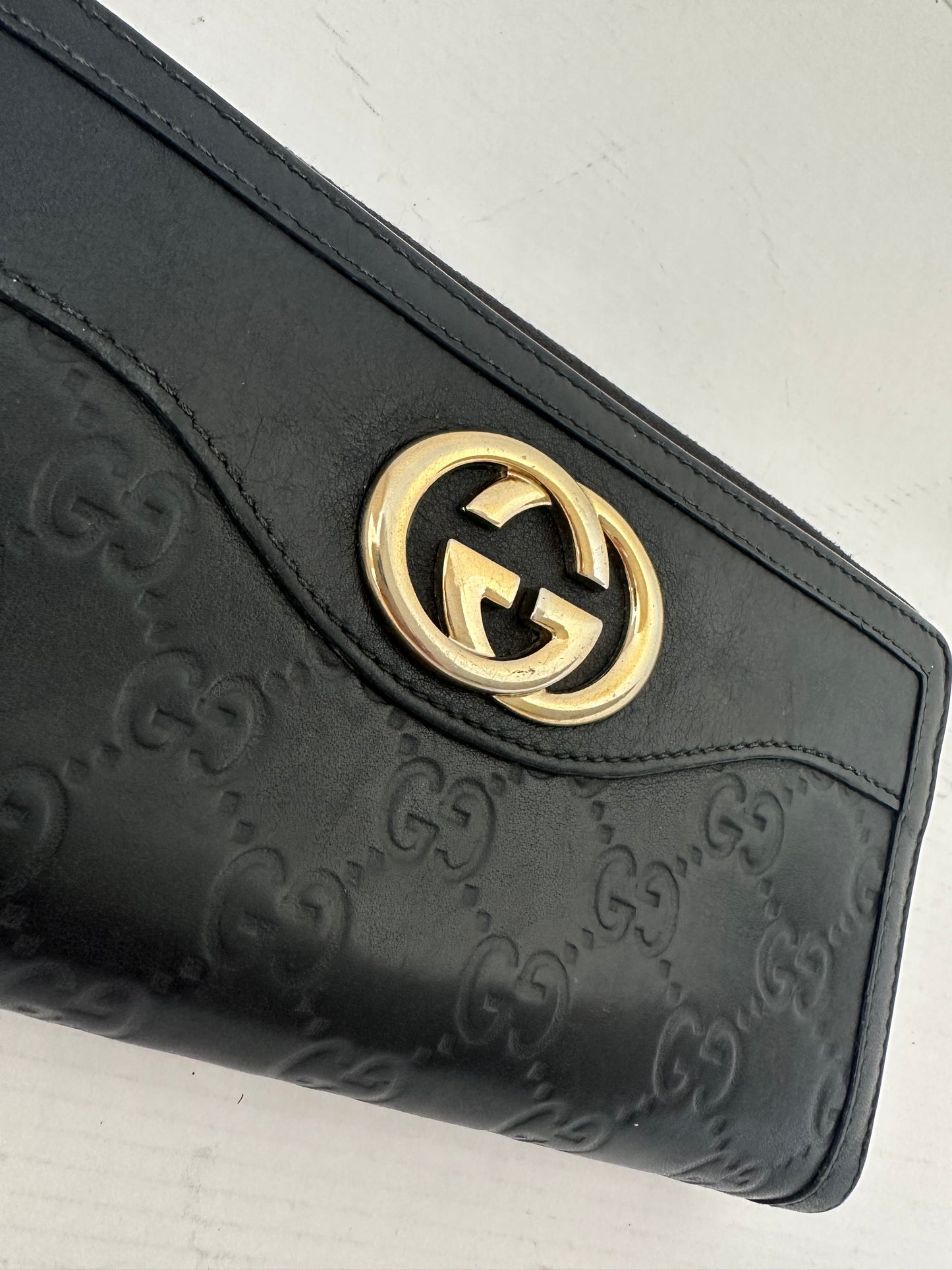 Gucci GG Leather zippy Wallet