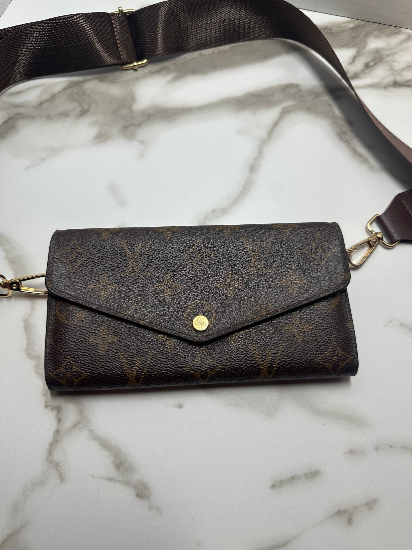 Available LOUIS VUITTON Monogram Sarah Wallet to Crossbody
